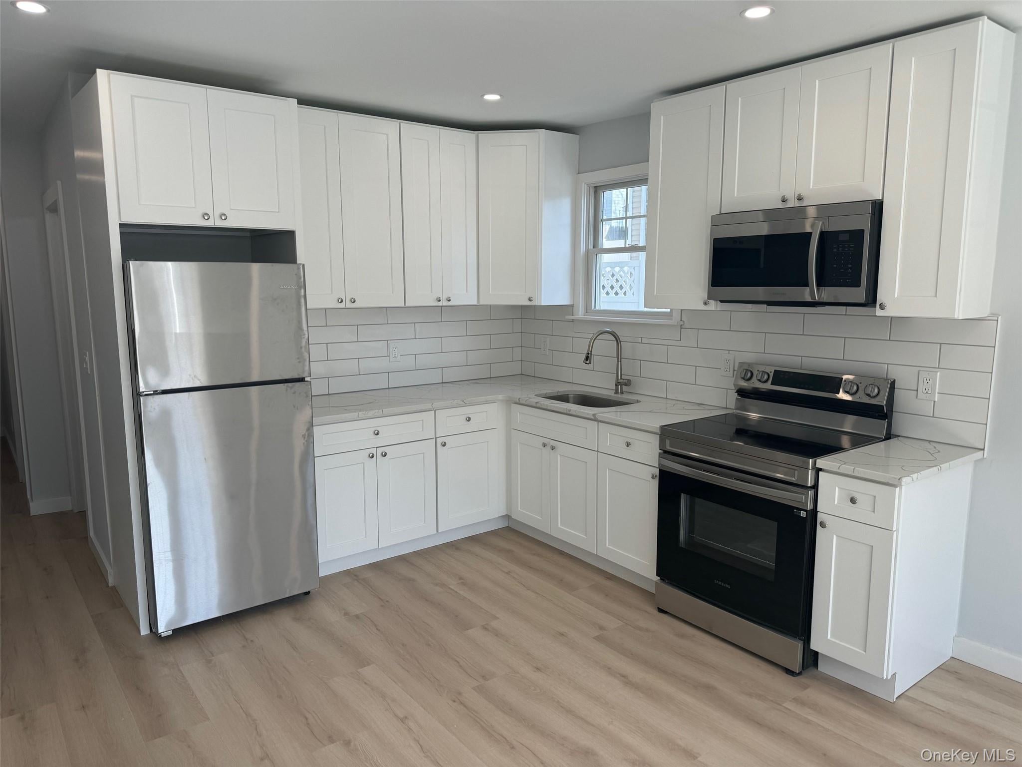 34 Bush Avenue 2R — photo