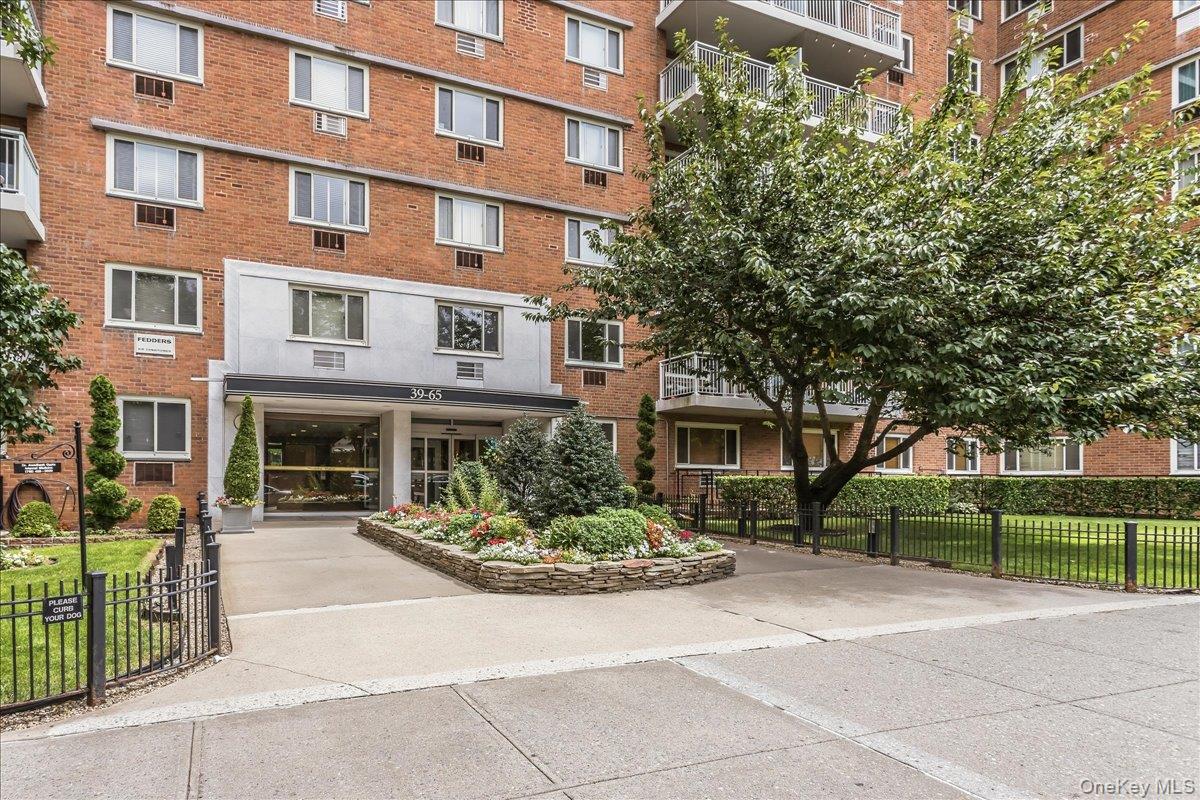 3965 52nd St Apt 8K — photo