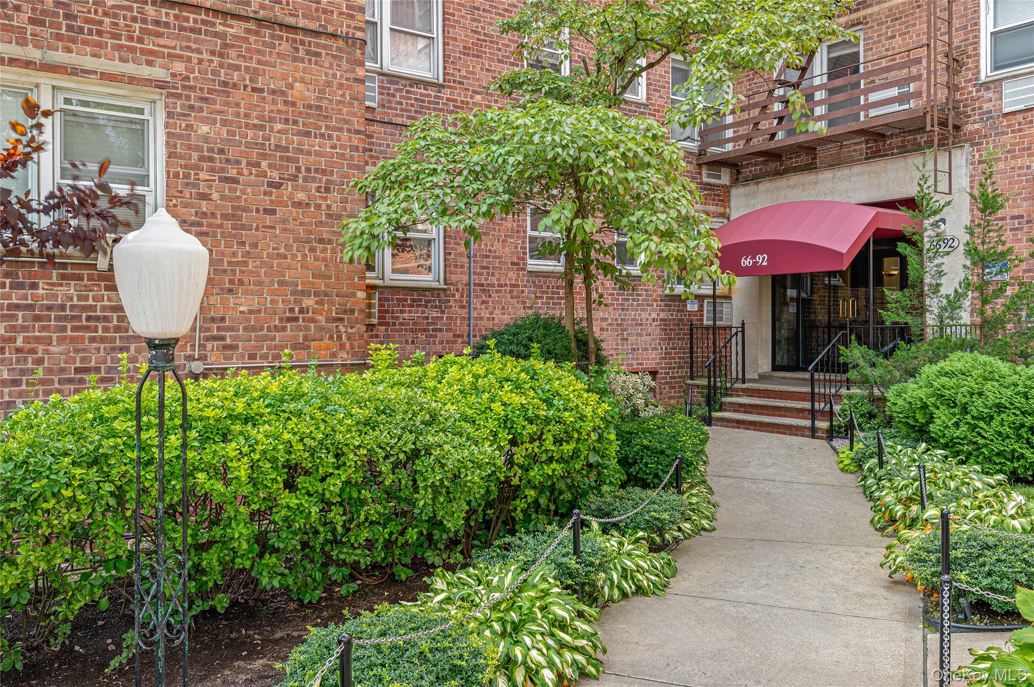 66-92 Selfridge Street 4H — photo