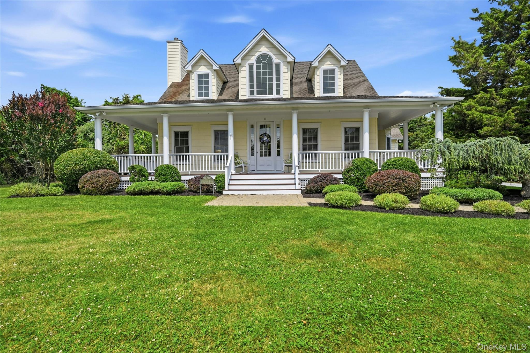870 Parkview Lane — photo