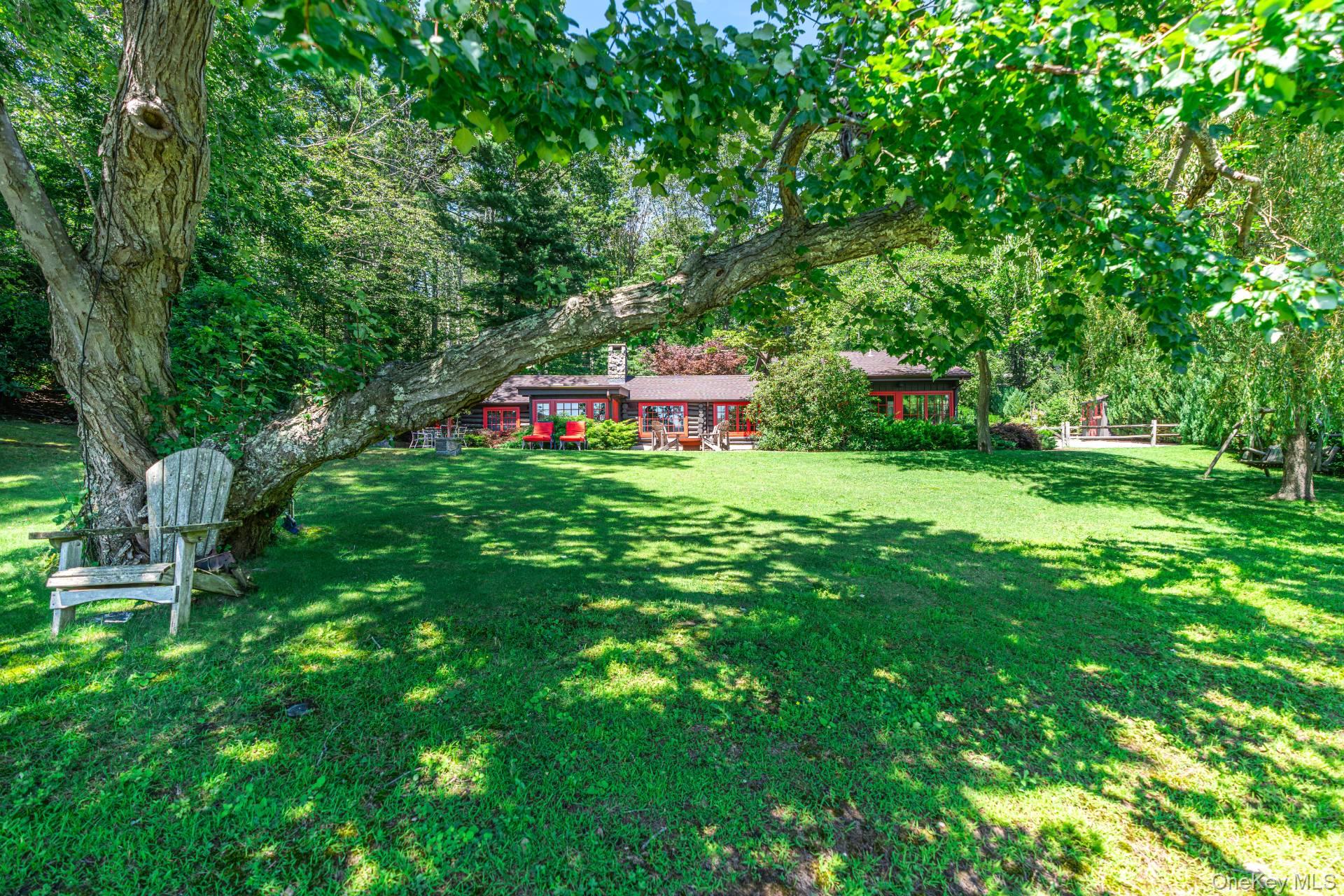 Home in Mattituck, NY 11952 — photo 3