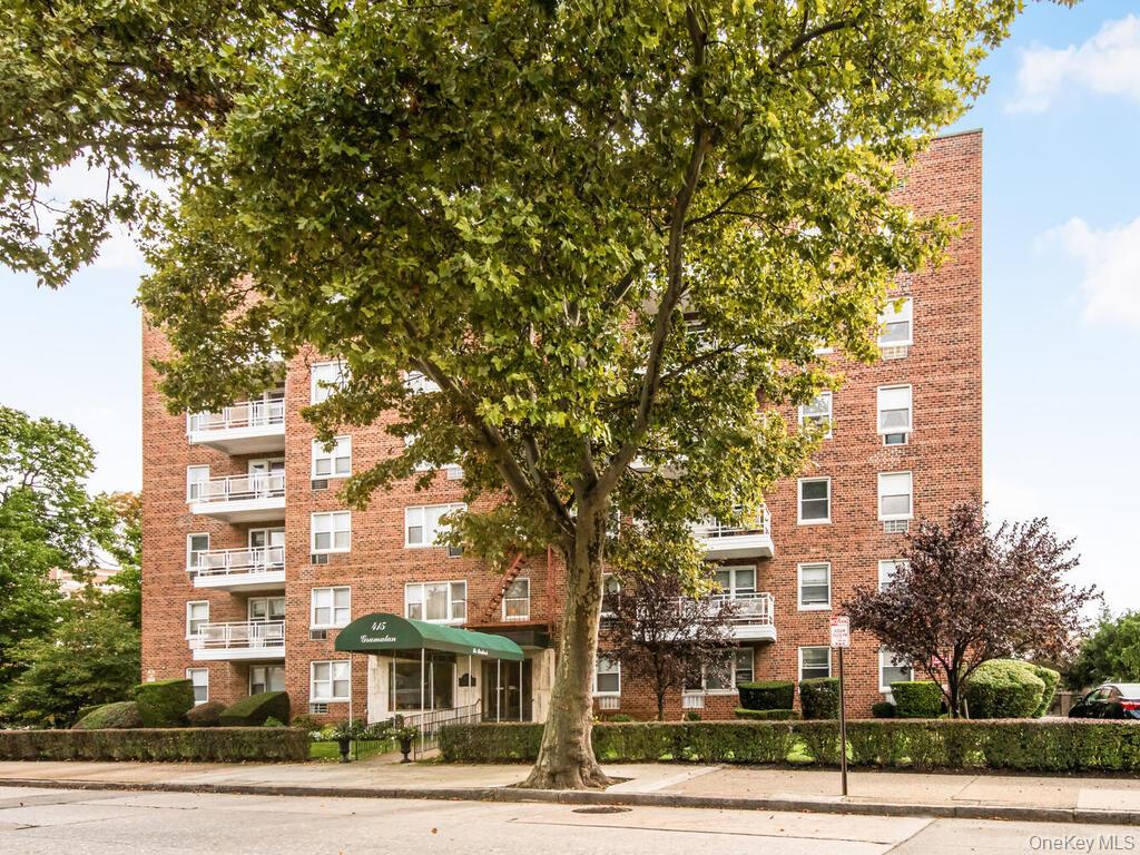 415 Gramatan Avenue 4E — photo