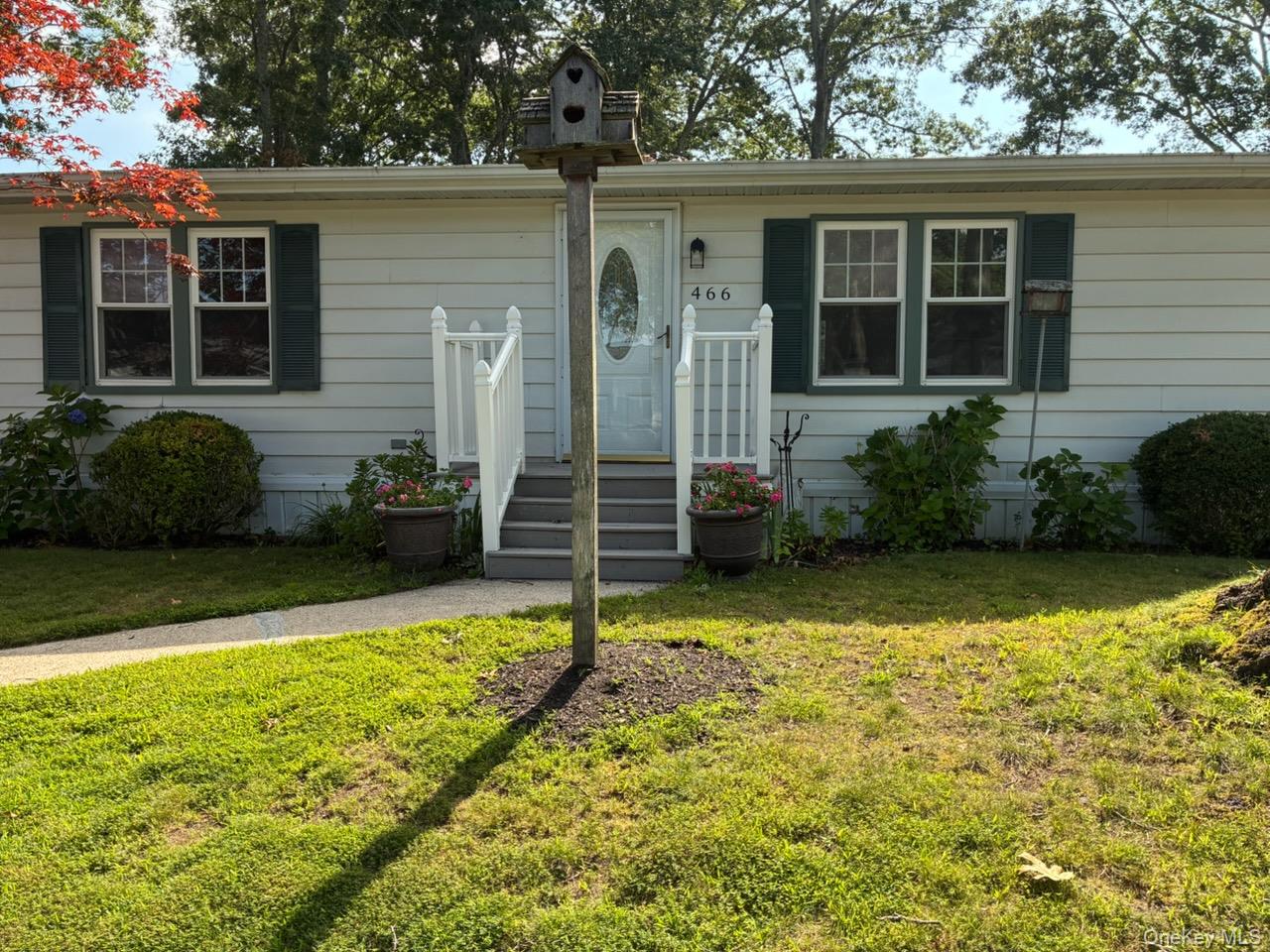 1661 Old Country Road Road 466 — photo