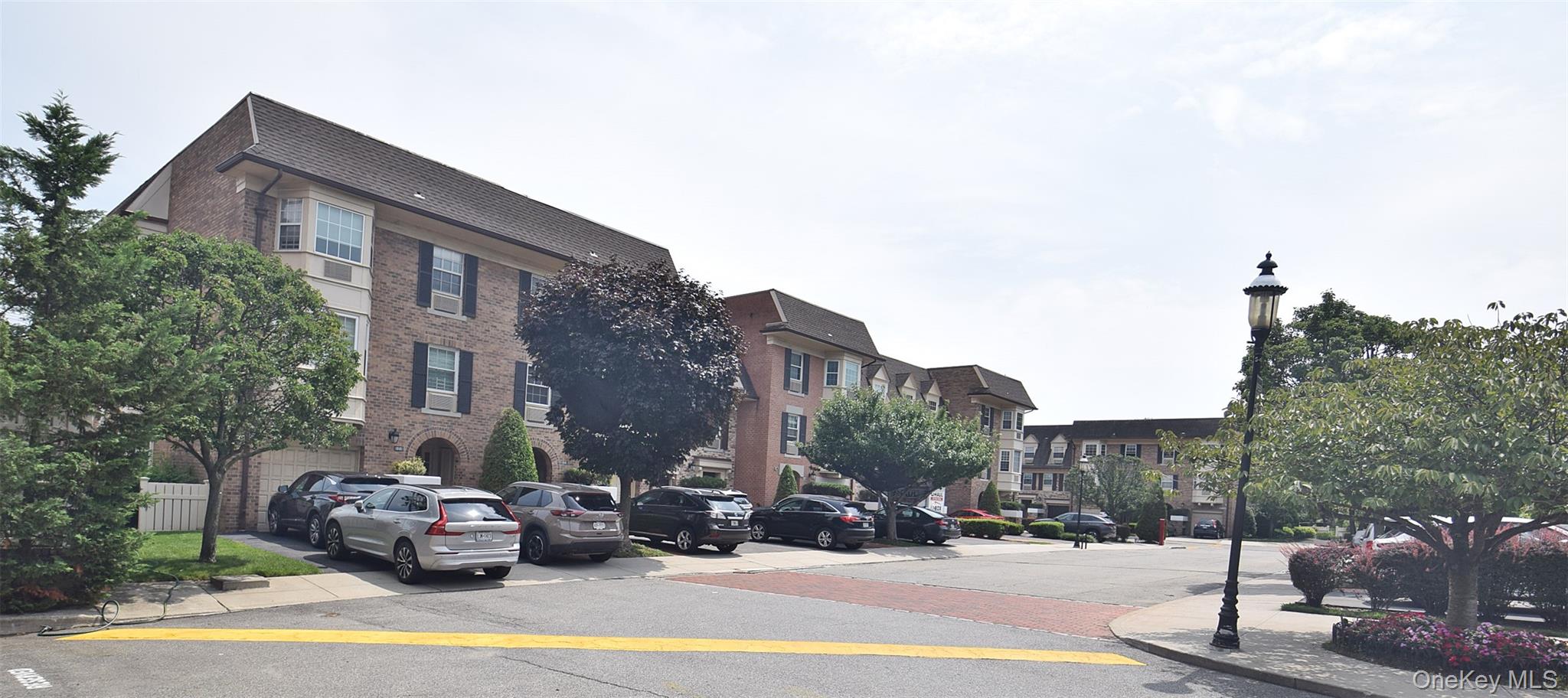 12-27 Diane Place 196 U — photo