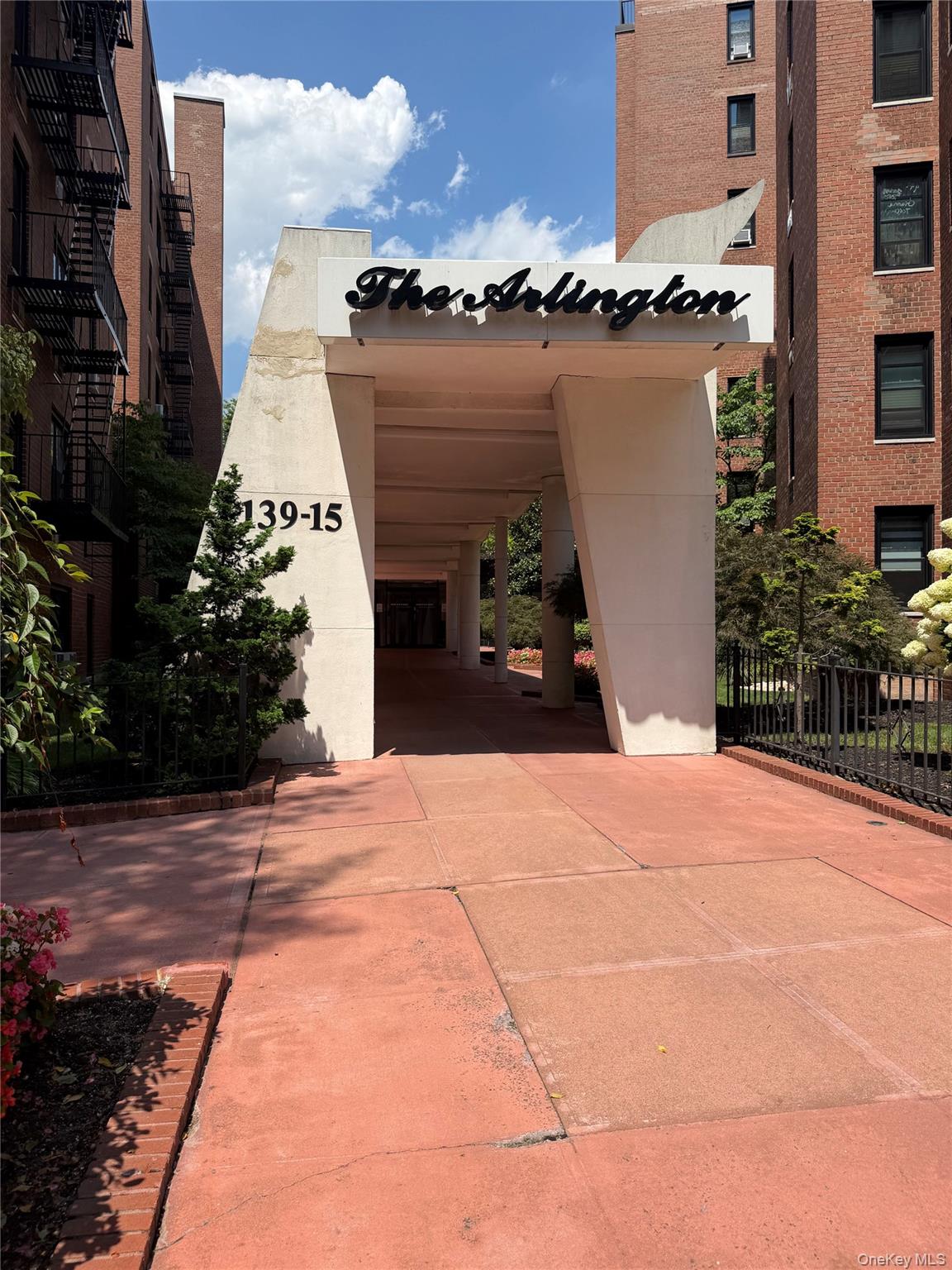 139-15 83rd Avenue 527 — photo