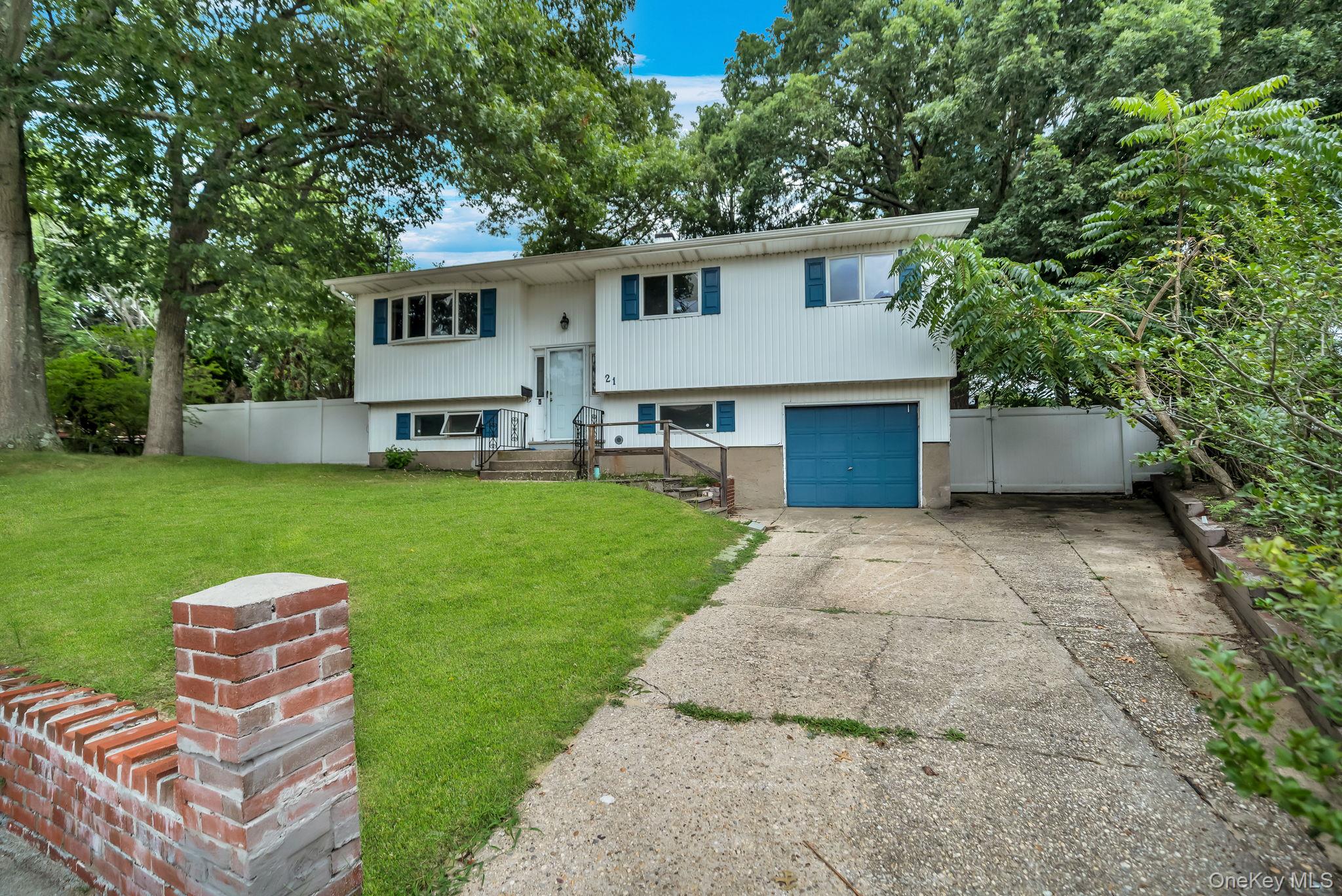 21 University Drive — photo