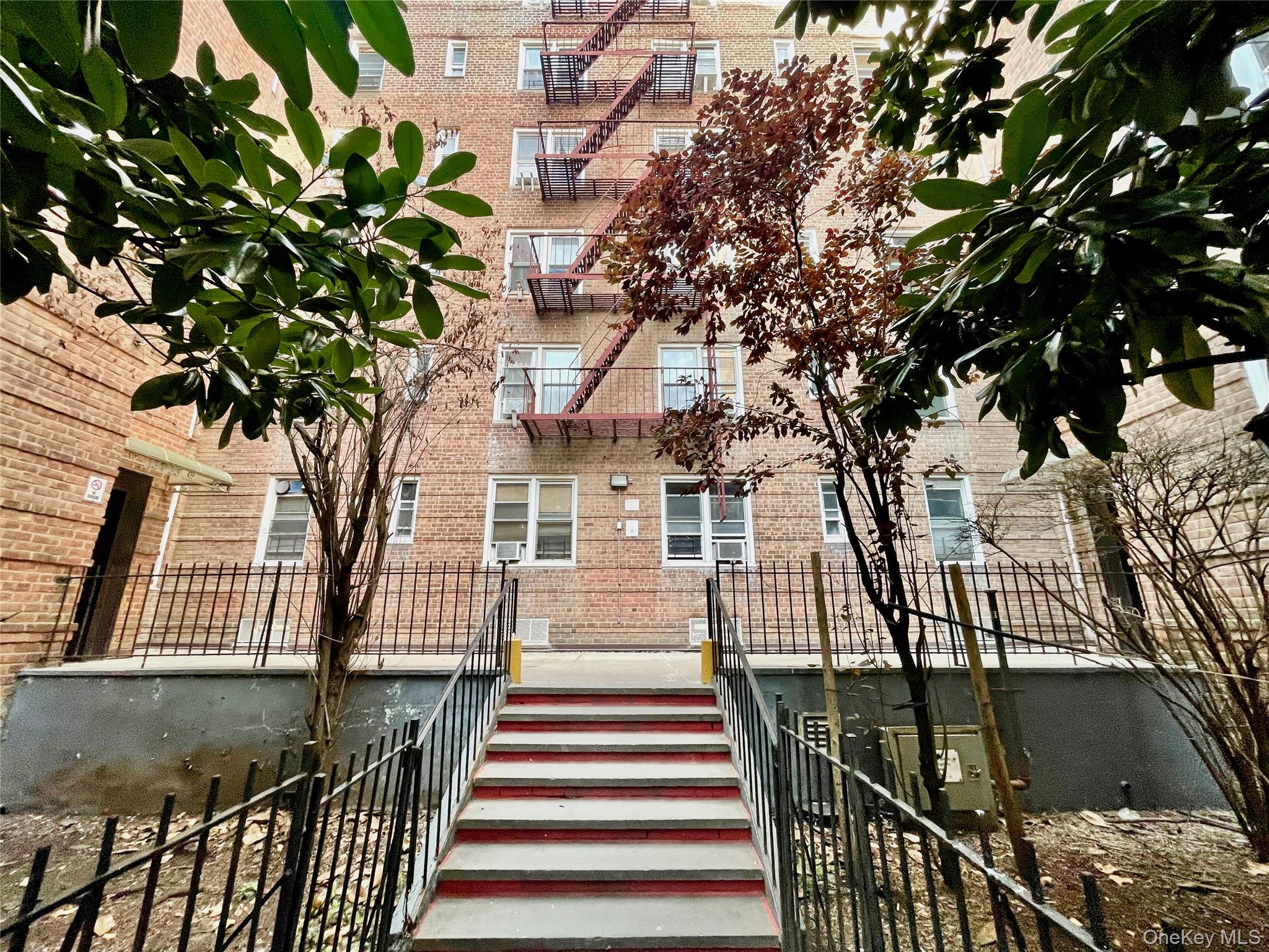 134-33 Blossom Ave 3B — photo