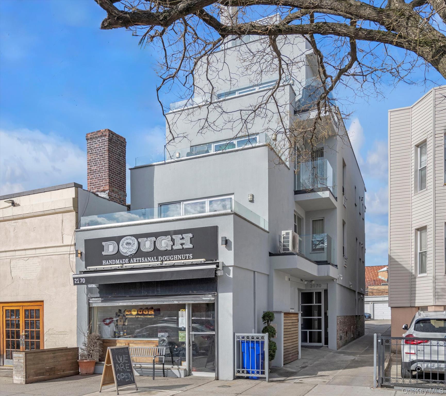 21-70 31 Street 3R — photo