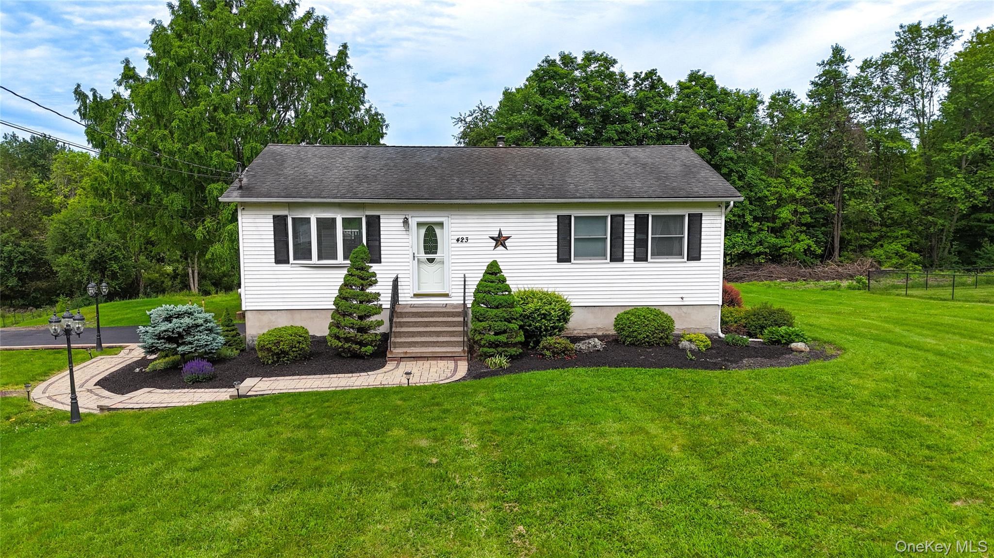 423 Rock Cut Road — photo