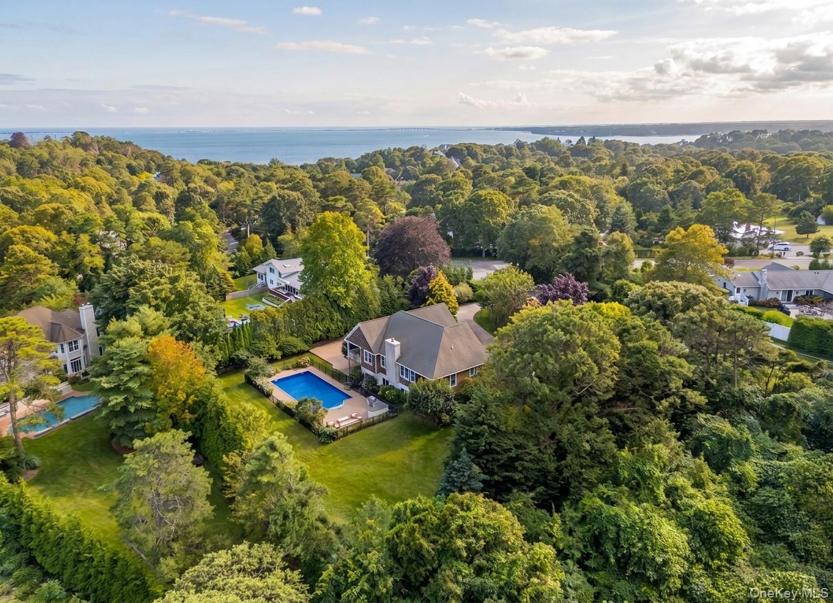 10 Peconic View Court — photo