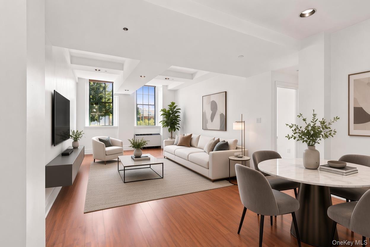 45-02 Ditmars Boulevard 124 — photo