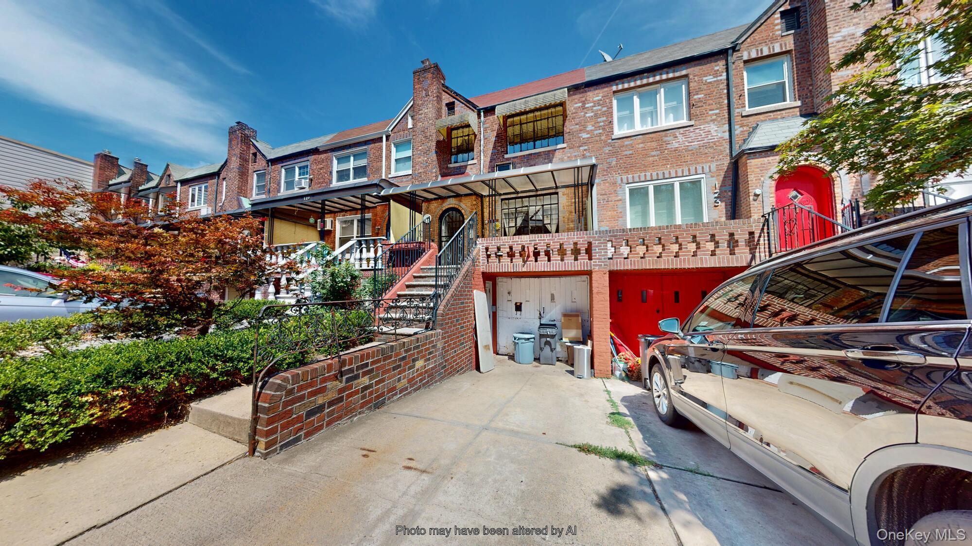 121 E 2nd Street — photo