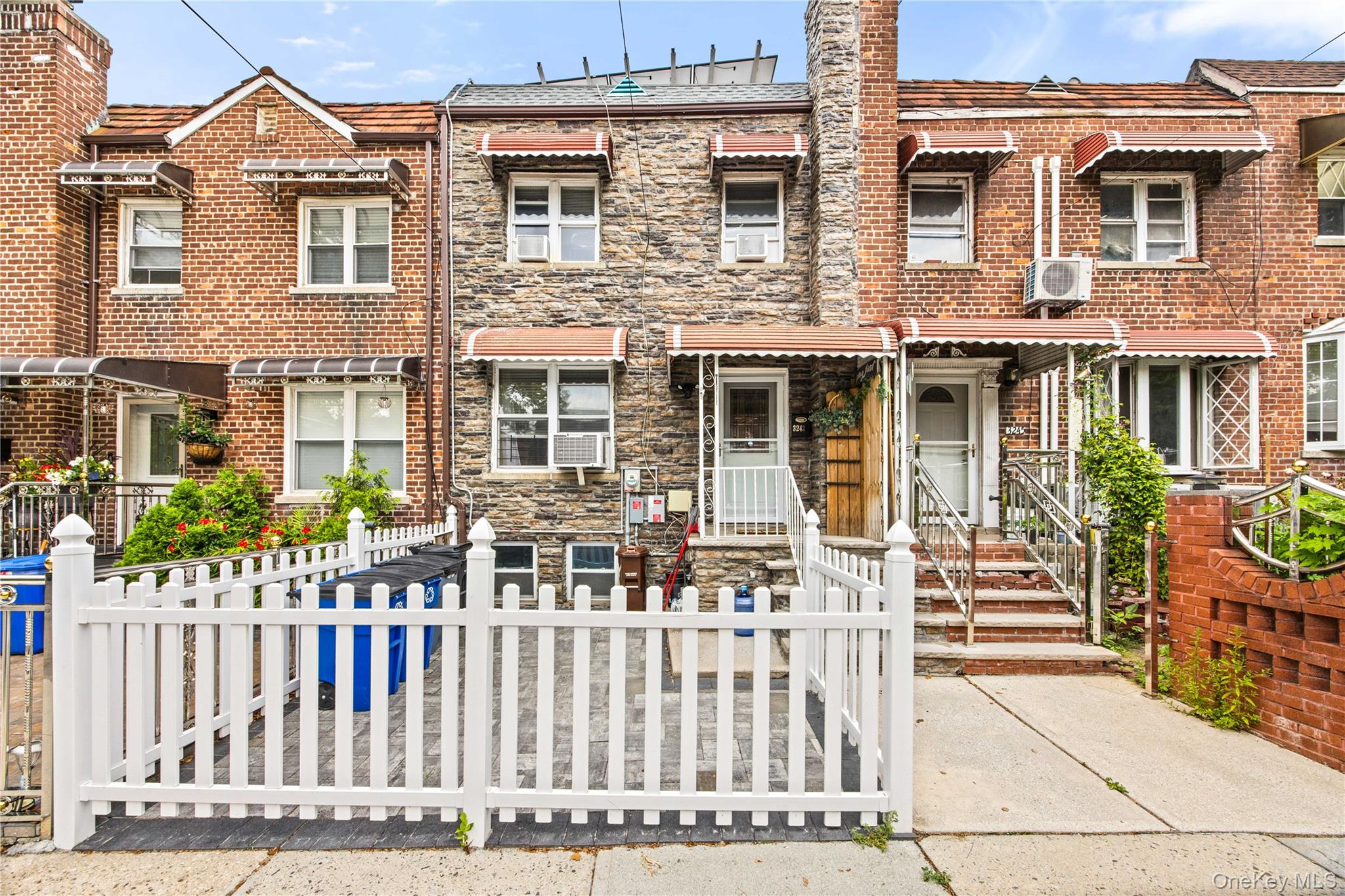 3243 Corsa Avenue — photo