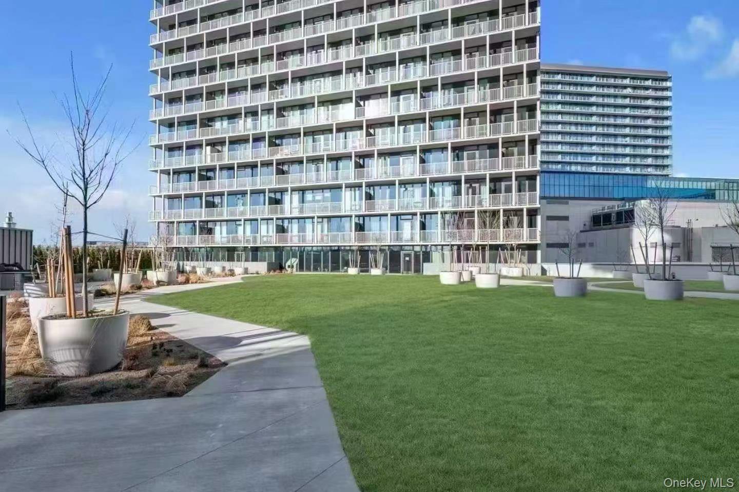 131-02B 40th Road 4U — photo