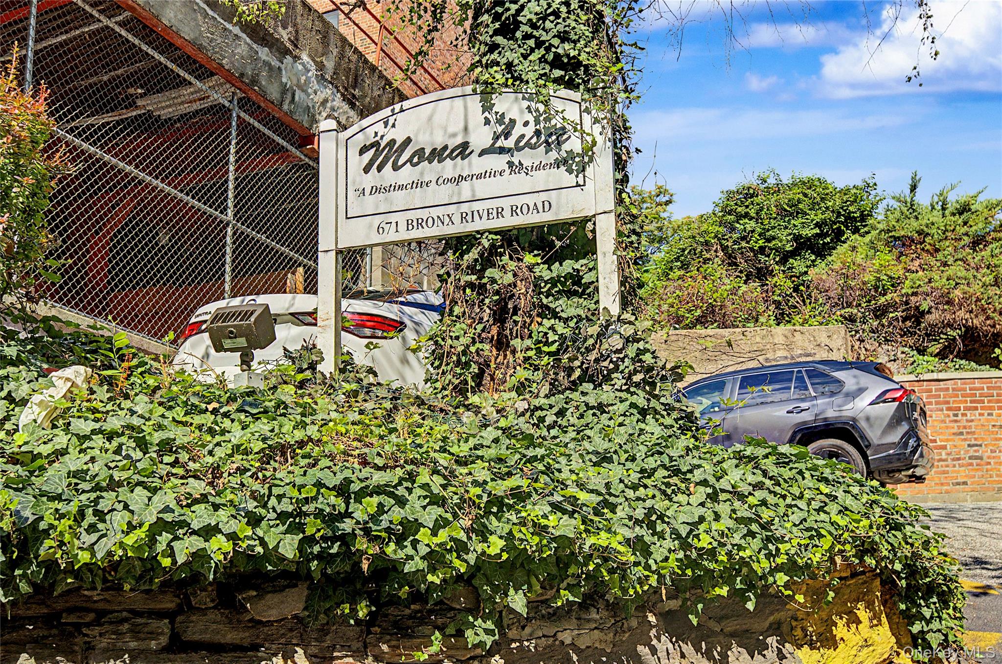 671 Bronx River Road 6K — photo
