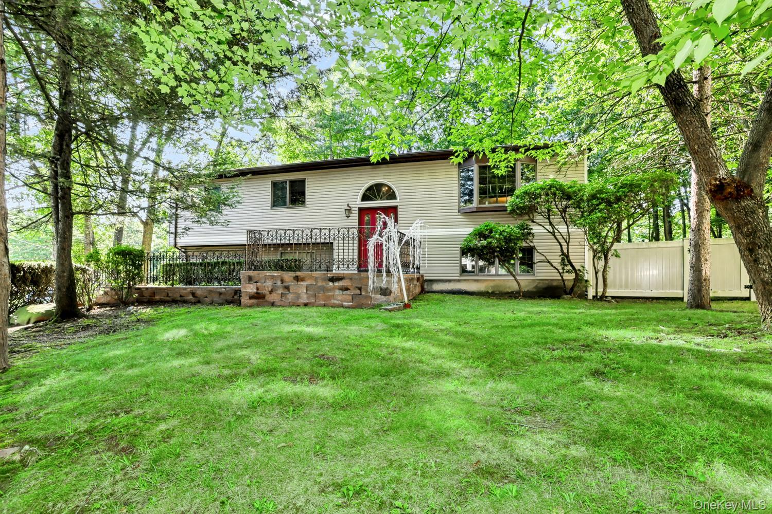 15 Balmoral Drive — photo