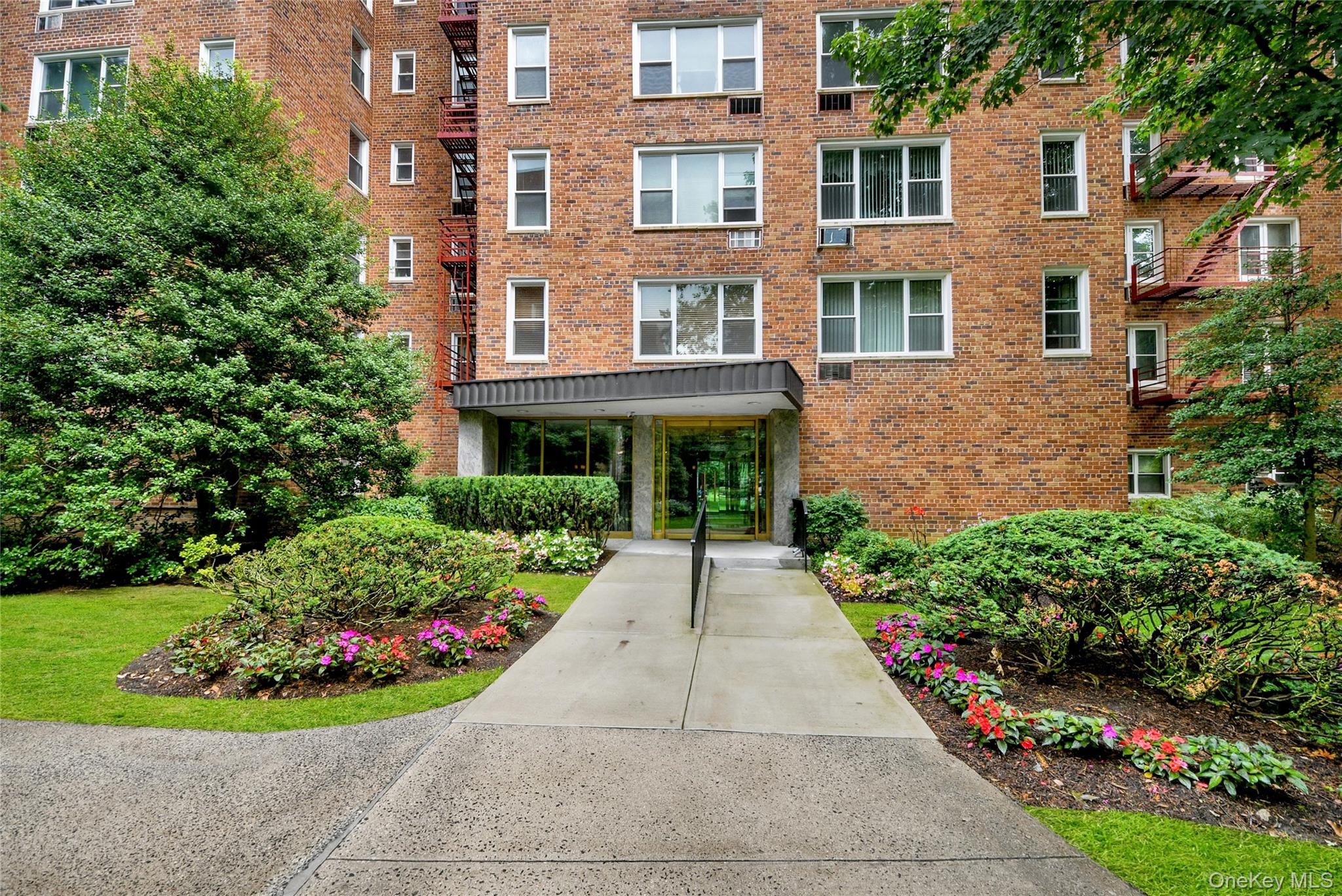 110 DeHaven Drive 416 — photo