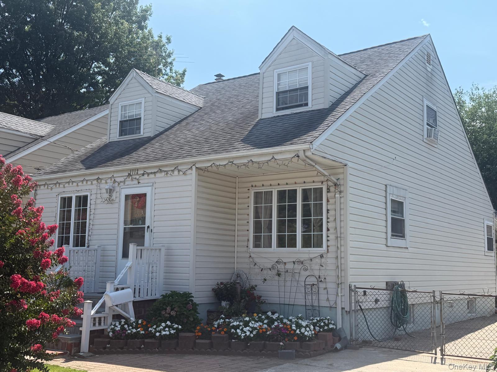 1112 McKenna Place — photo