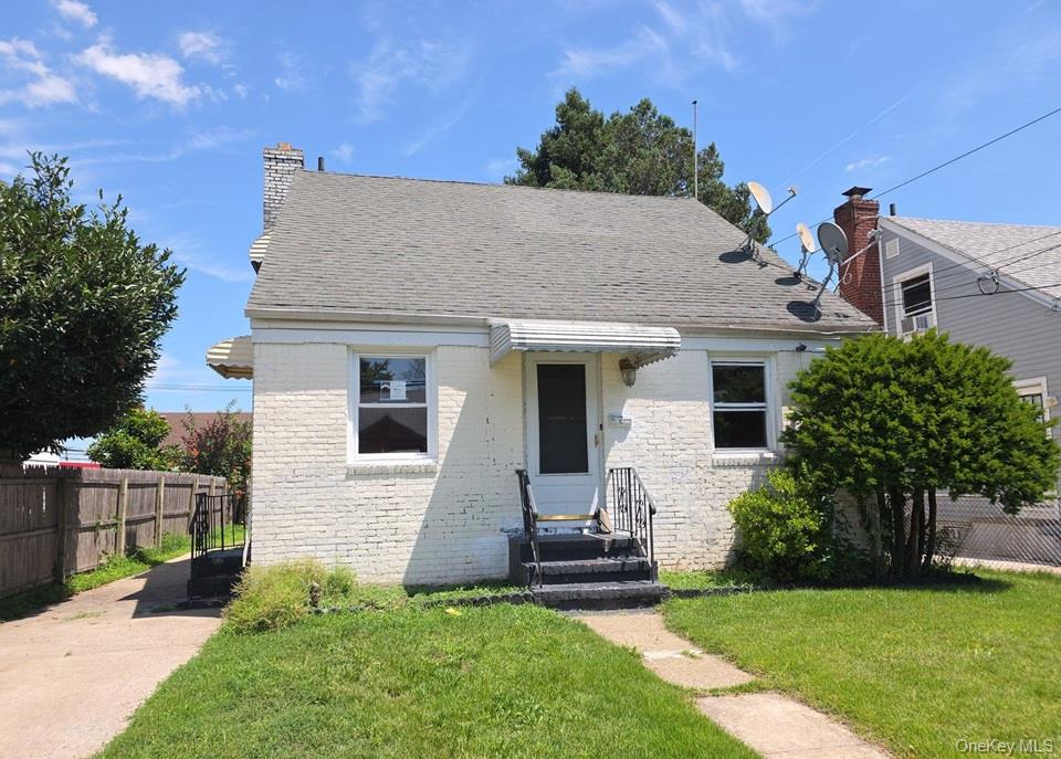 299 Locust Avenue — photo