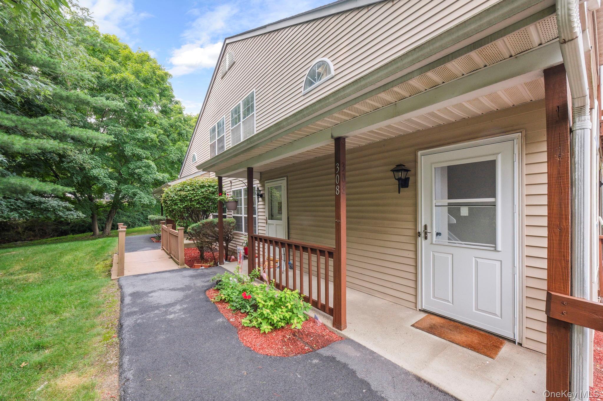 308 Magnolia Court — photo