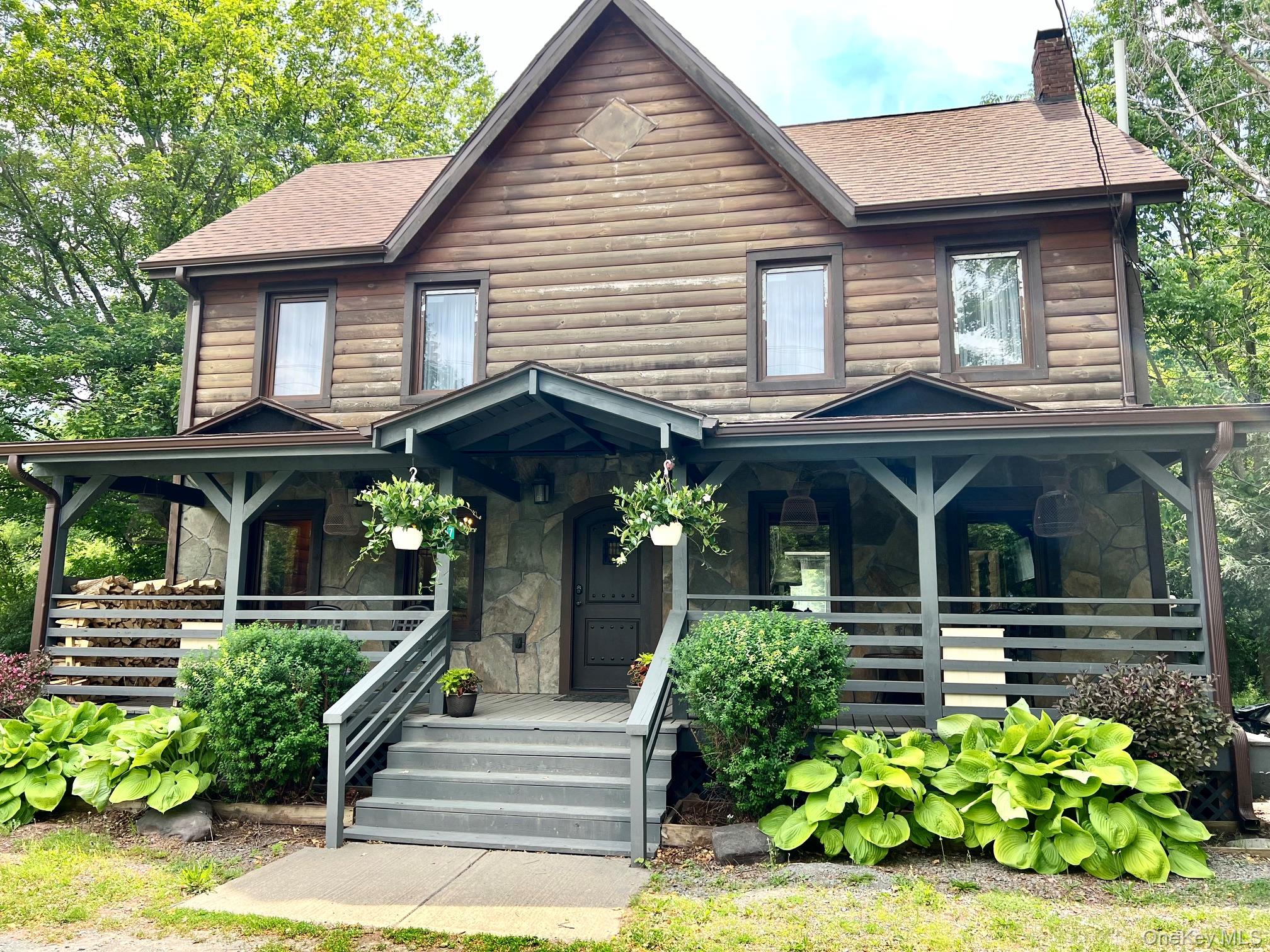 7857 Main Street — photo