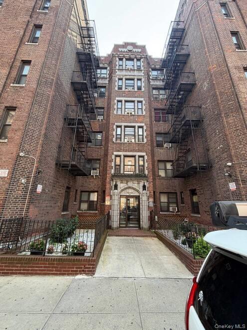 42-02 Layton Street 106 — photo