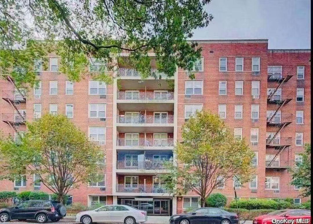 14430 Sanford Avenue 5B — photo