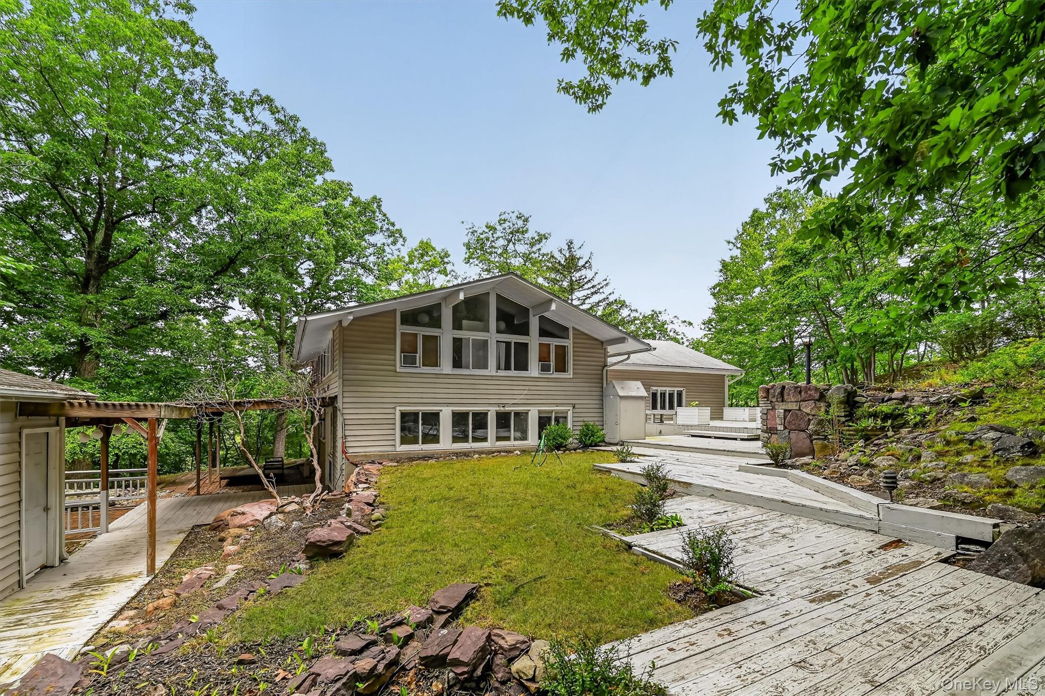 15 Overlook Drive — photo