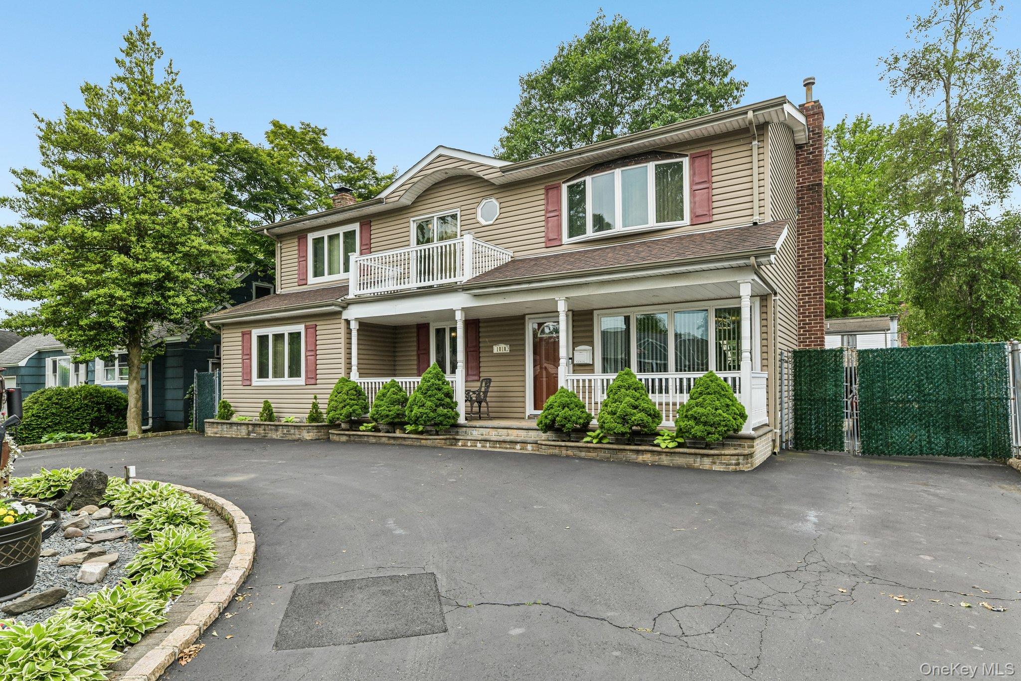1010 Douglas Avenue — photo