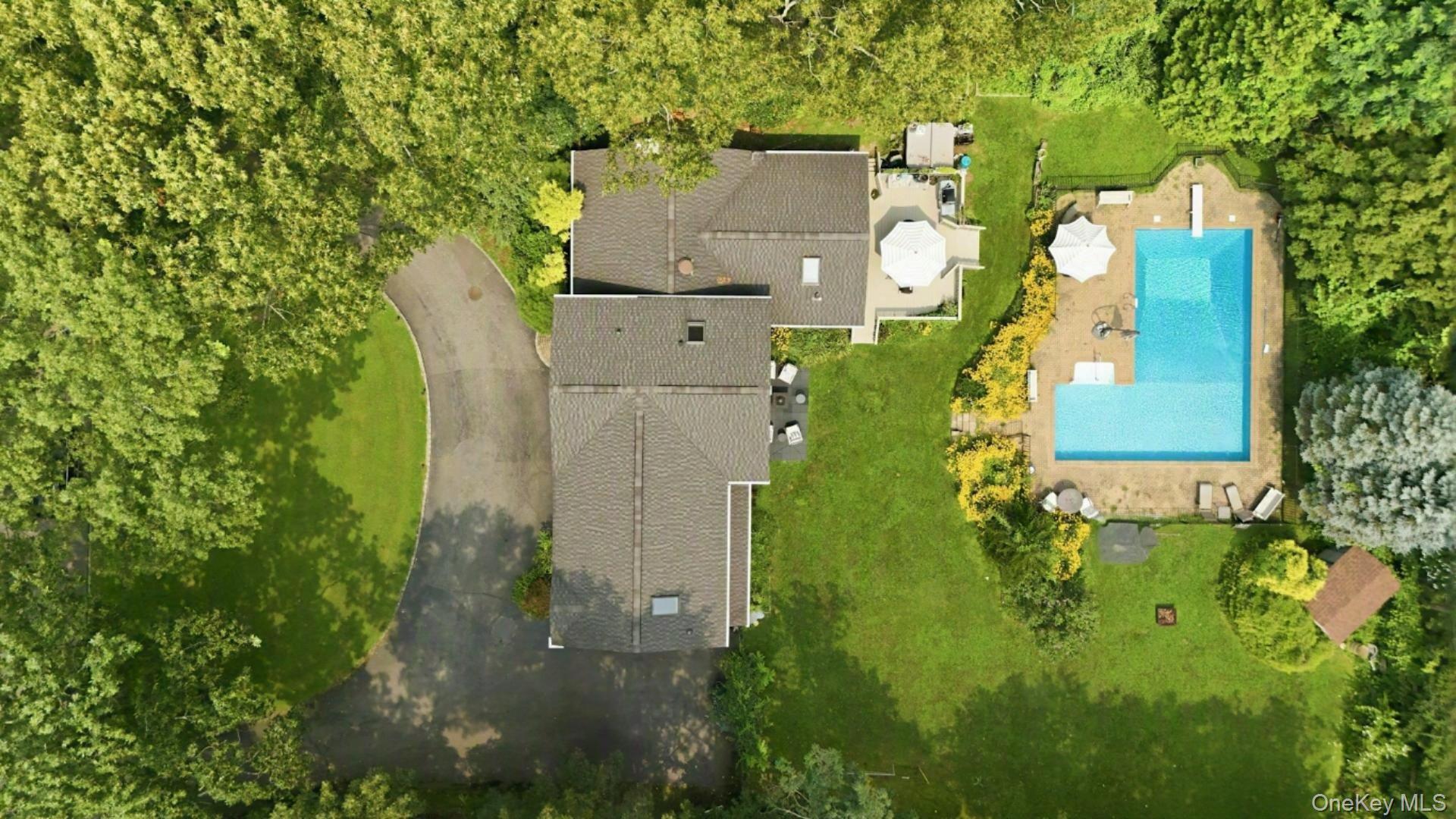 11 Soundview Drive — photo