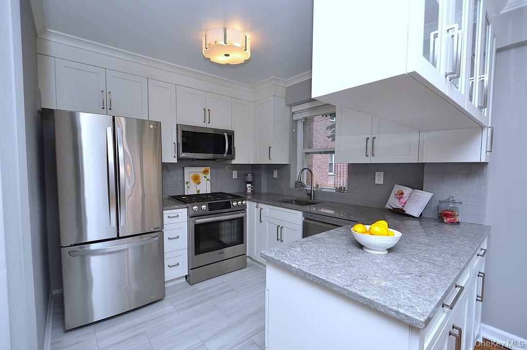 235 Garth Road E2E — photo