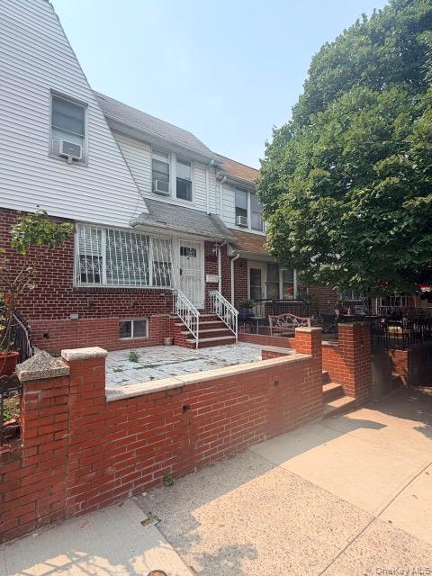 3056 87th Street — photo