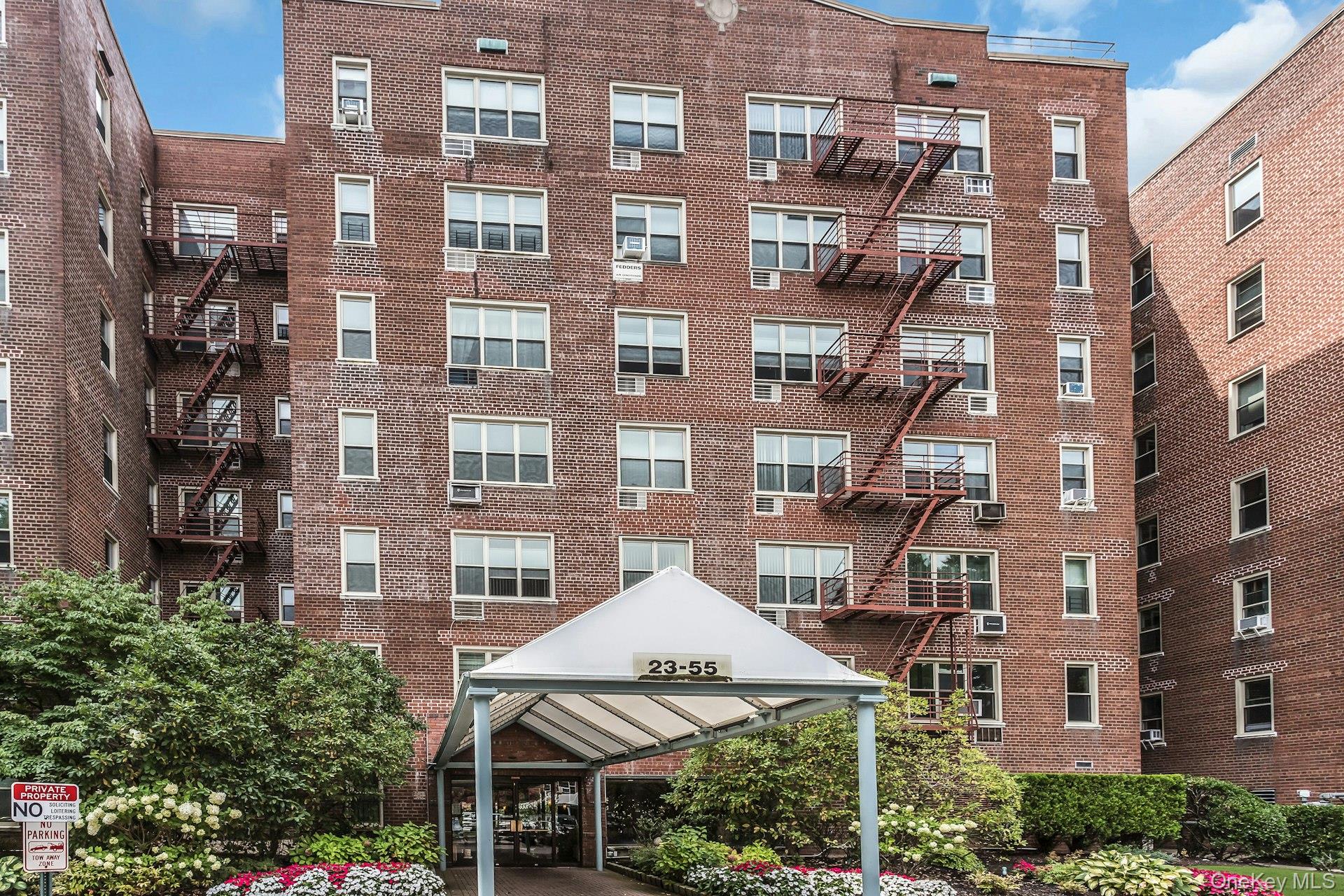 23-55 Bell Boulevard 1H — photo