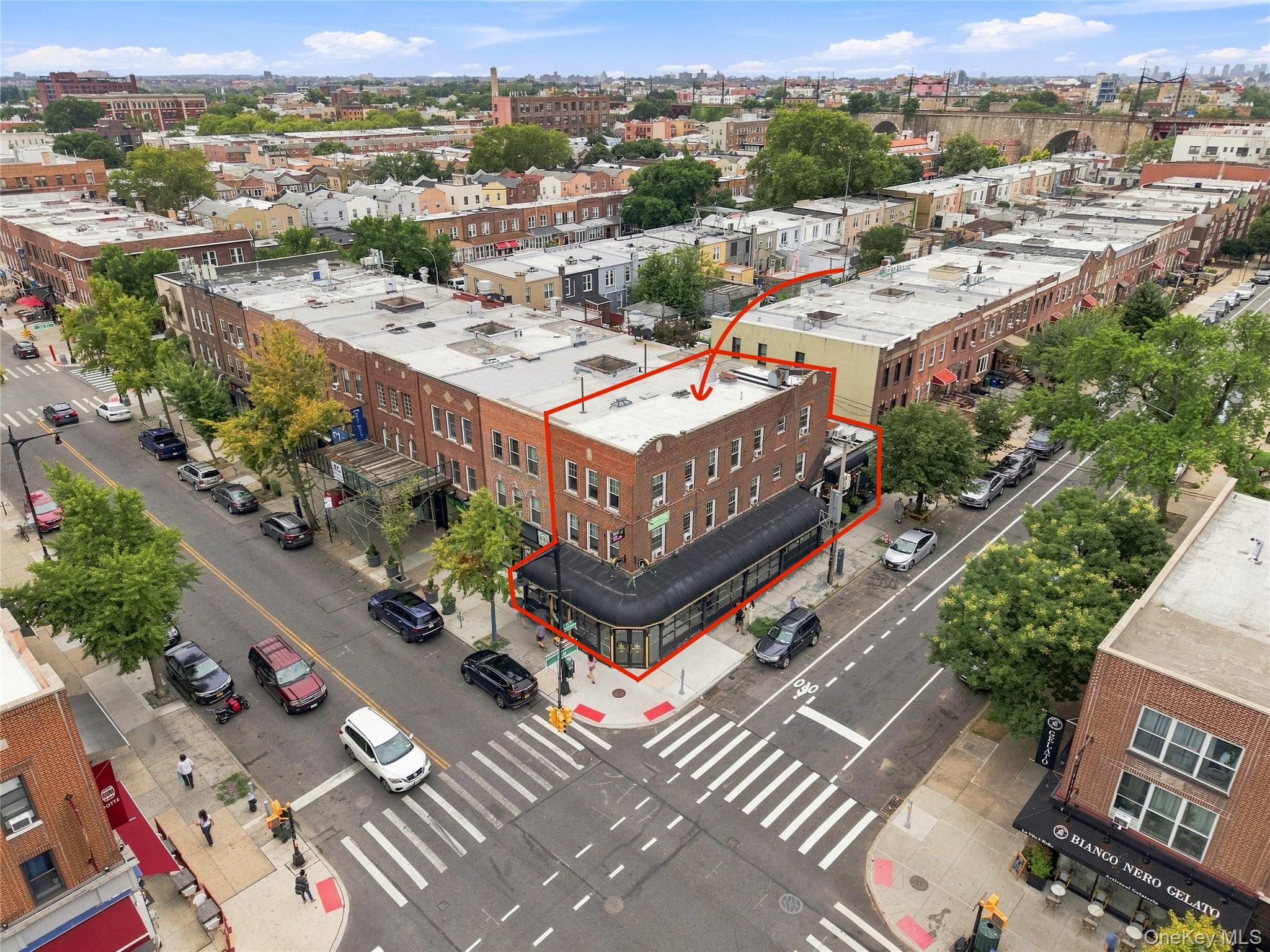 35-02 Ditmars Boulevard — photo