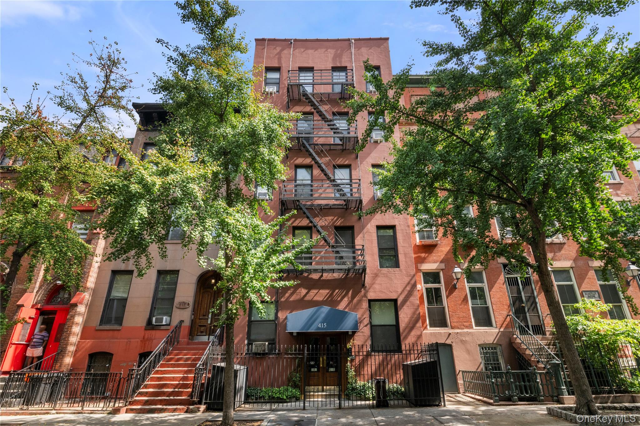 415 W 46 Street 2D — photo