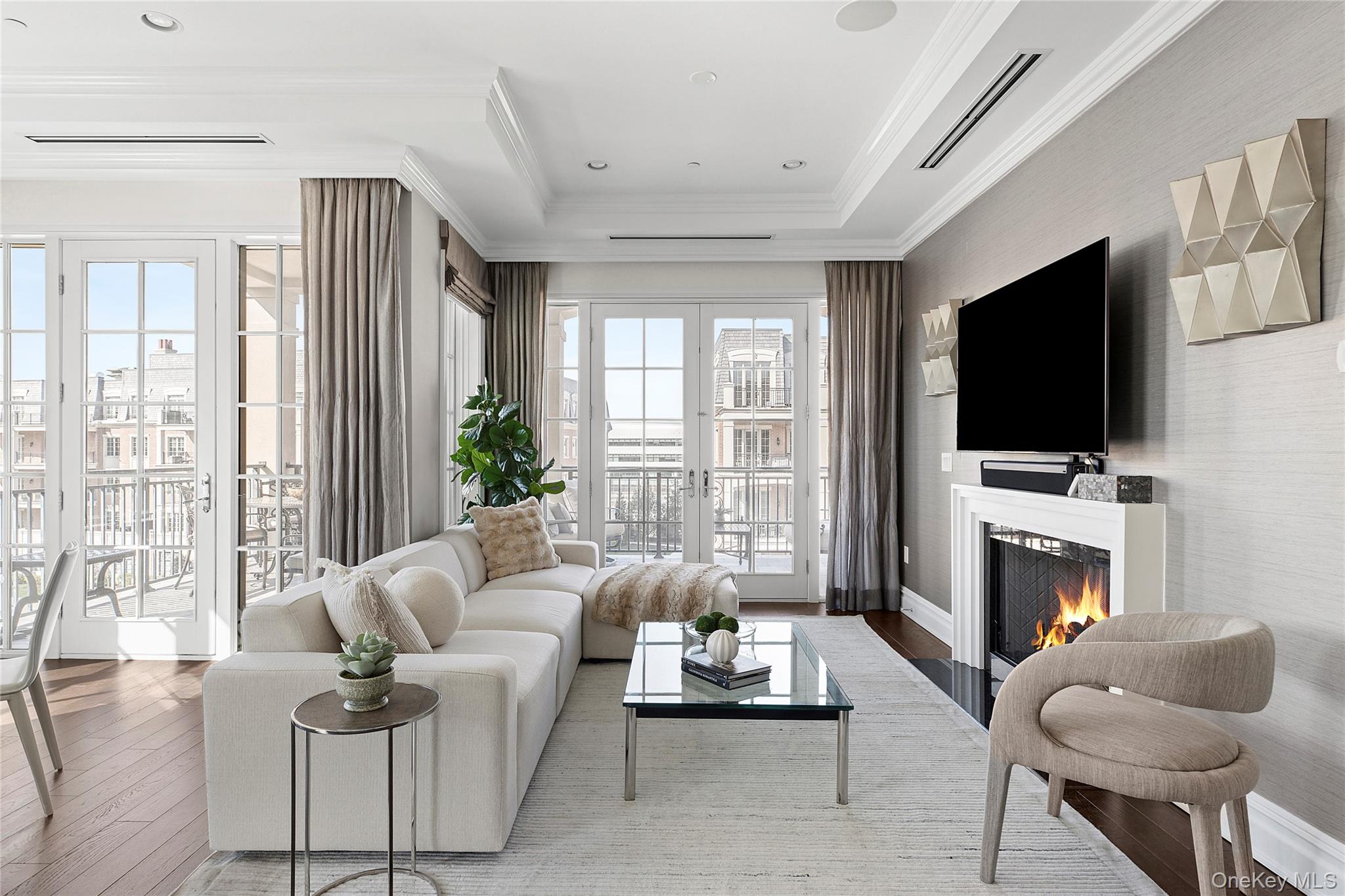 1000 Royal Court 1207 — photo
