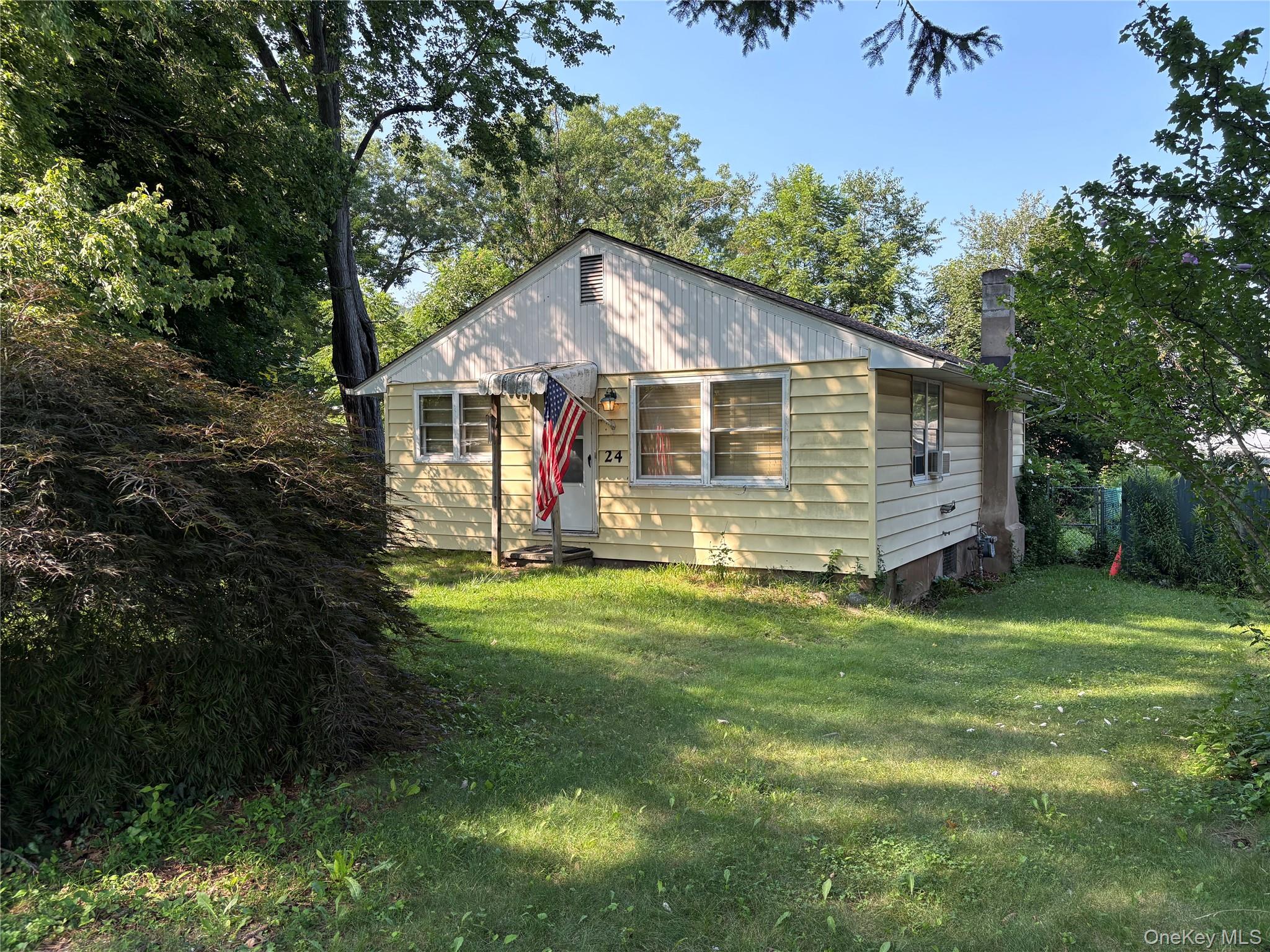 24 Maple Street — photo