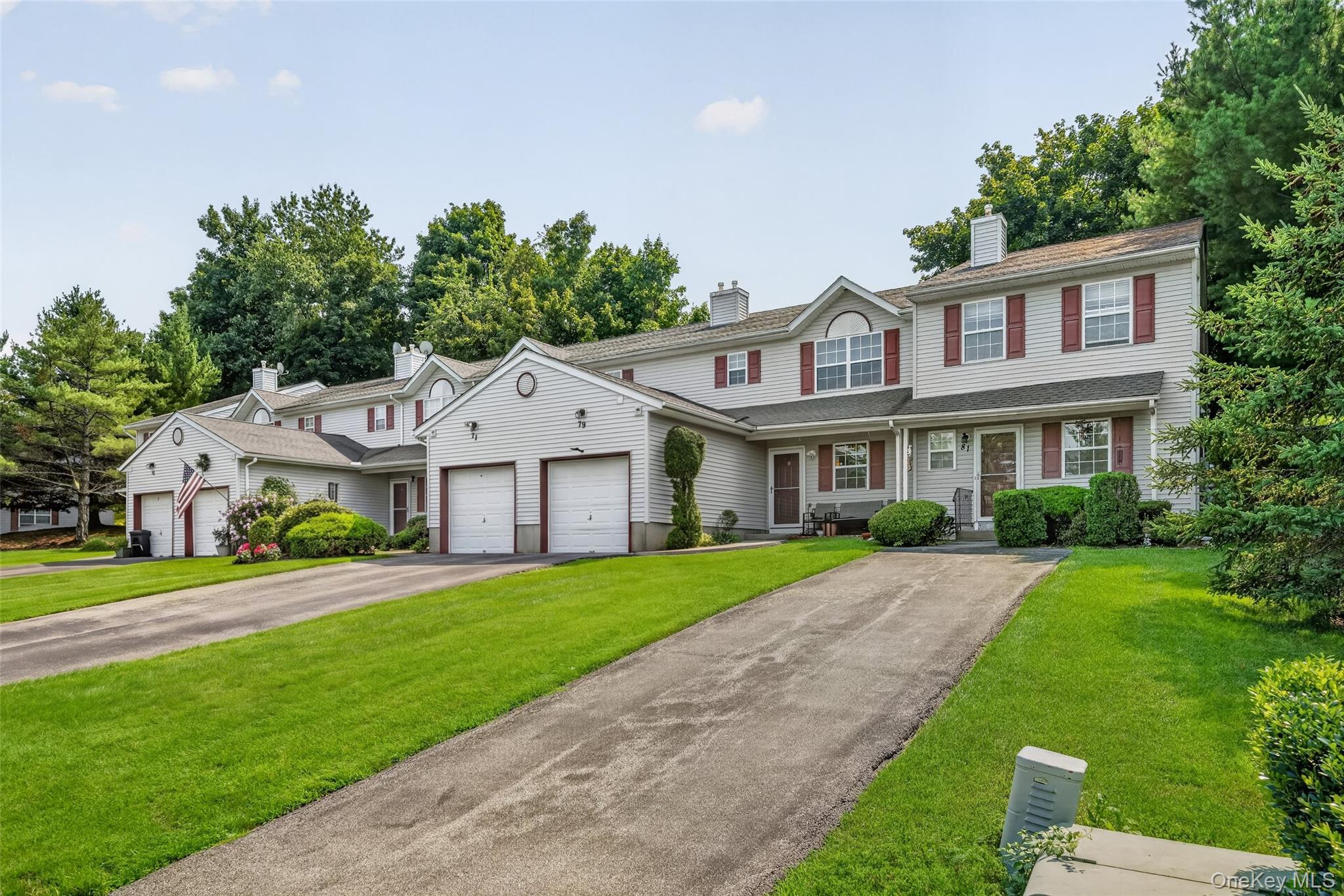 81 Lois Lane — photo