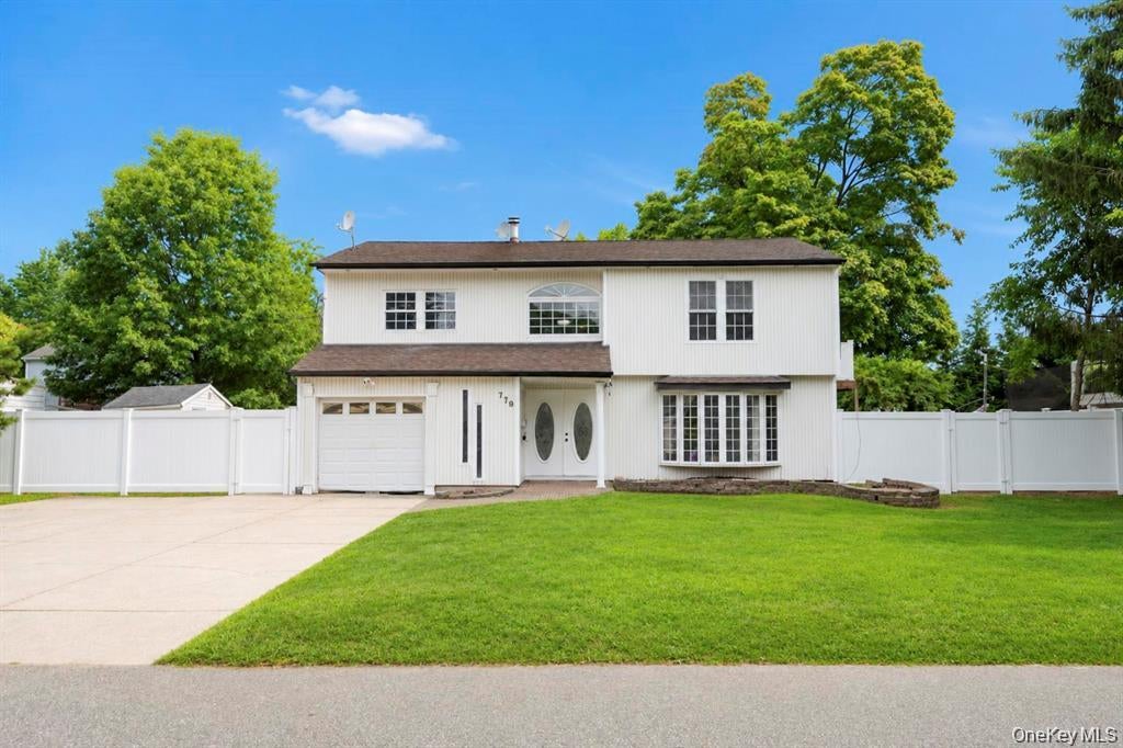 779 Peconic Avenue — photo