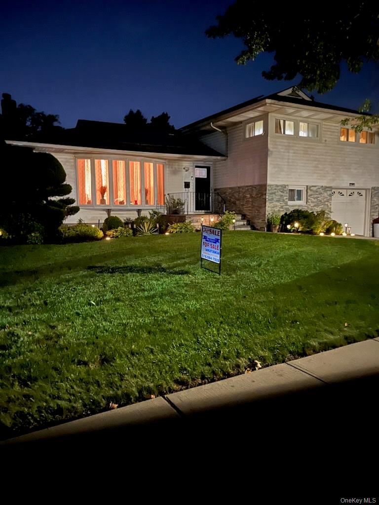 Home in Uniondale, NY 11553 — photo 2