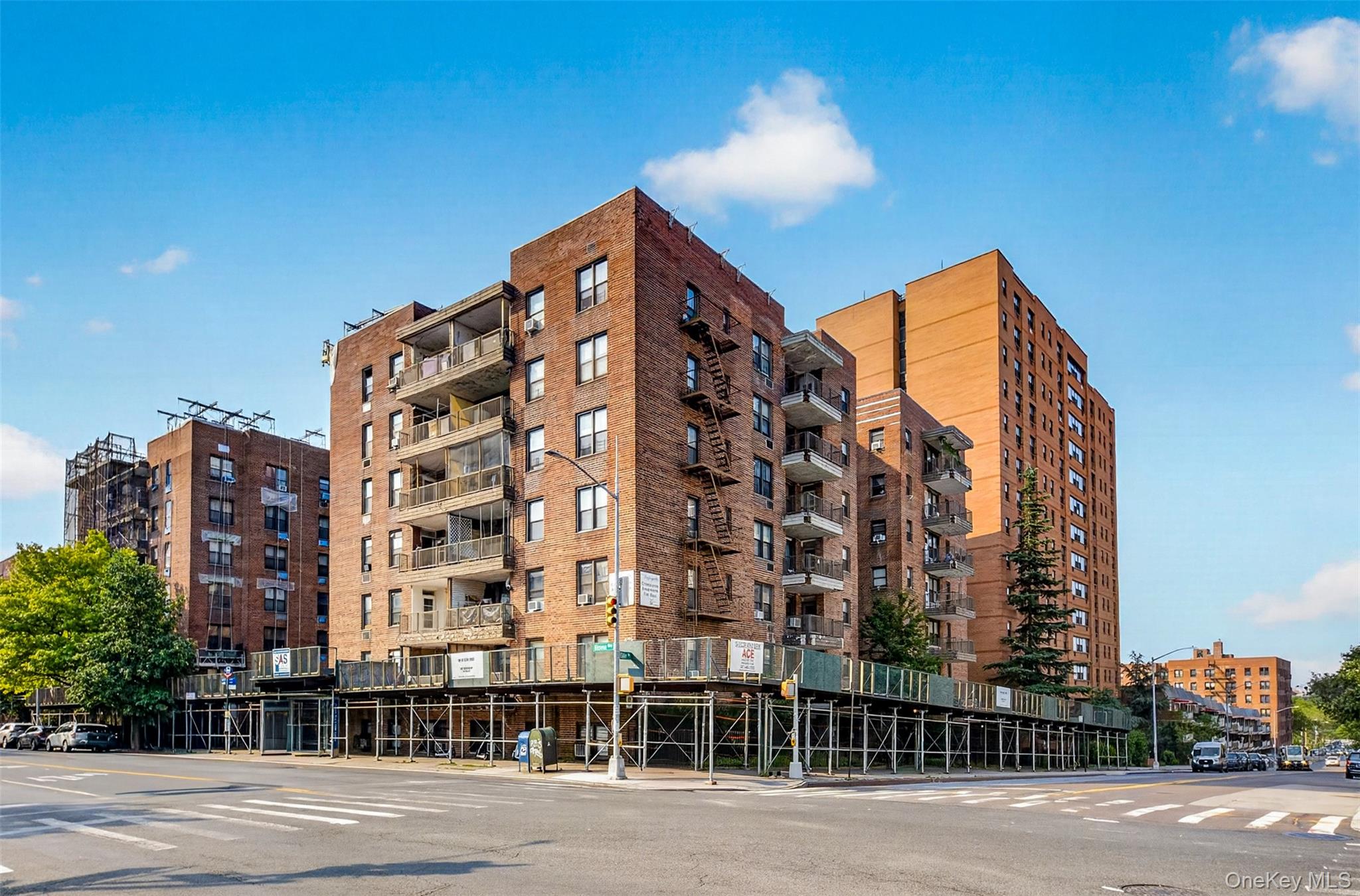 138-70 Elder Avenue 3L — photo