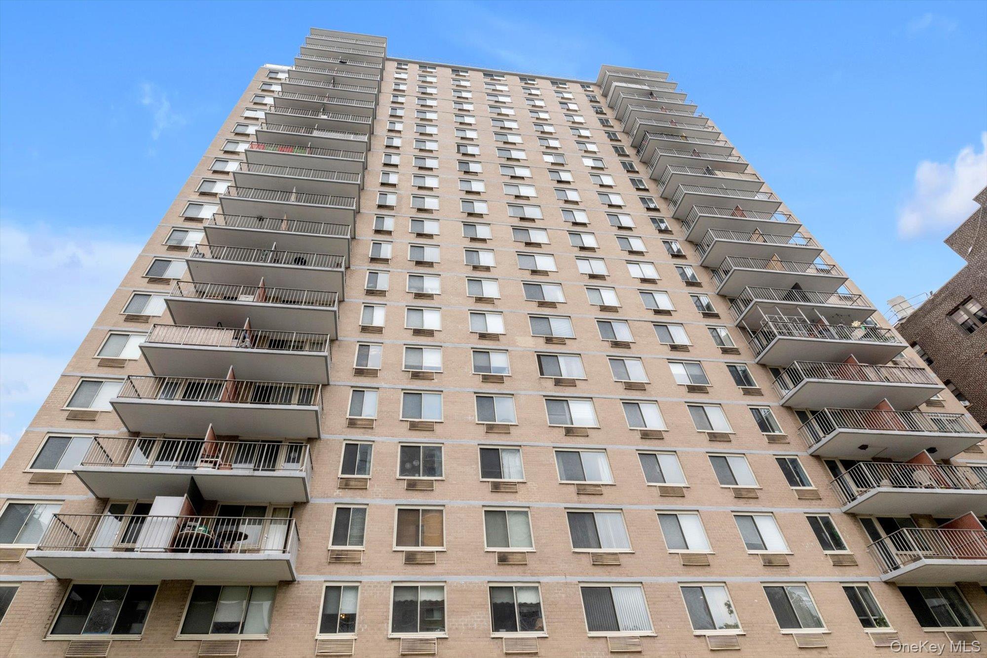118-18 Union Turnpike 9C — photo