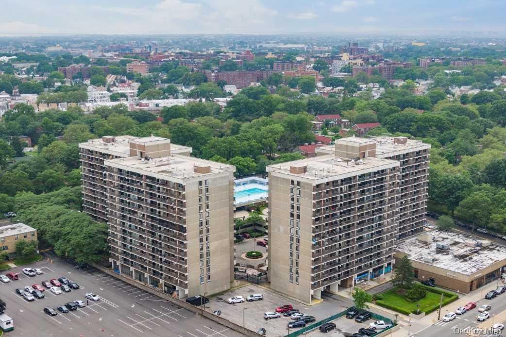 150-38 Union Turnpike 4 L — photo