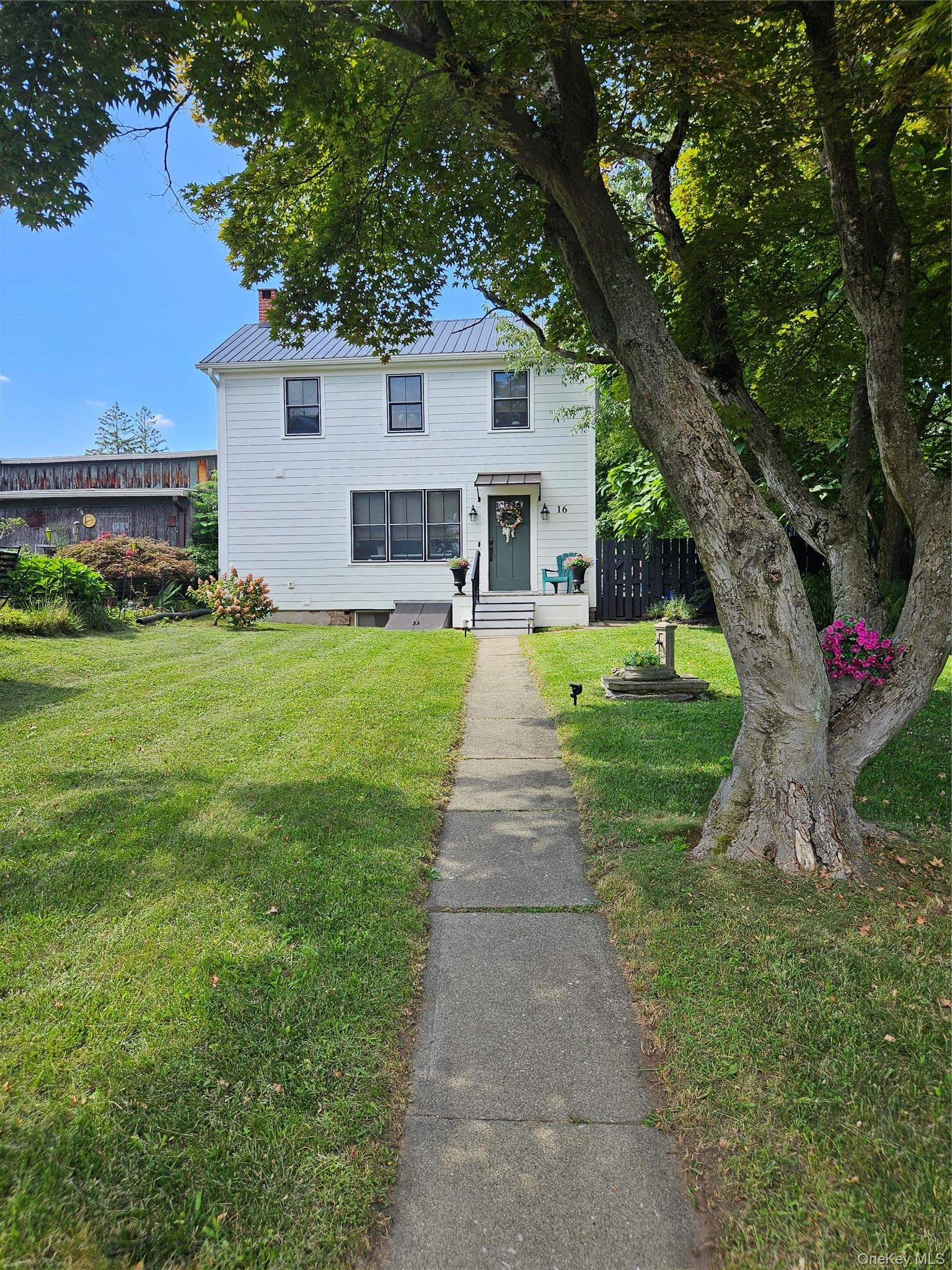 16 N Washington Street — photo