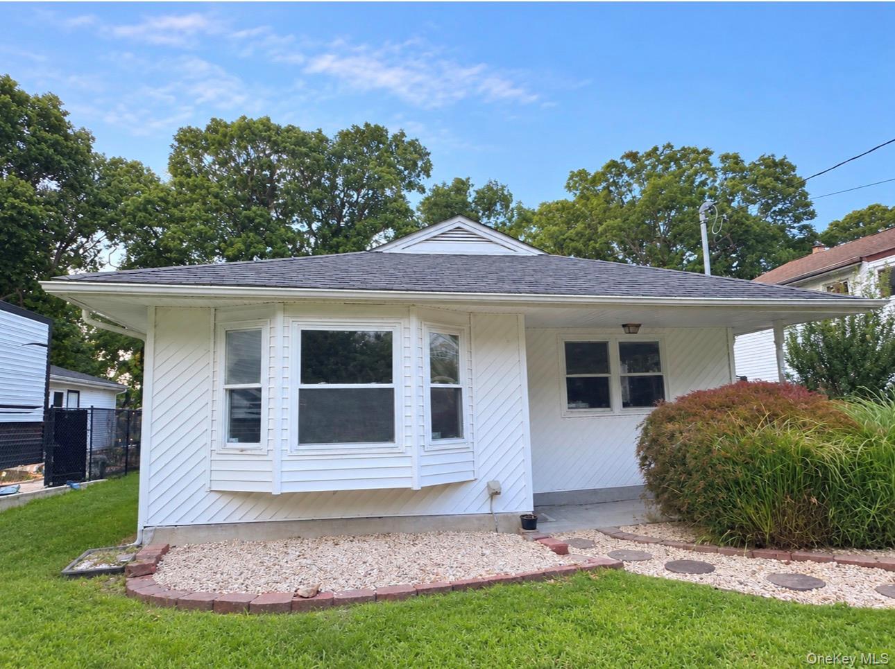143 E Parkview Drive — photo