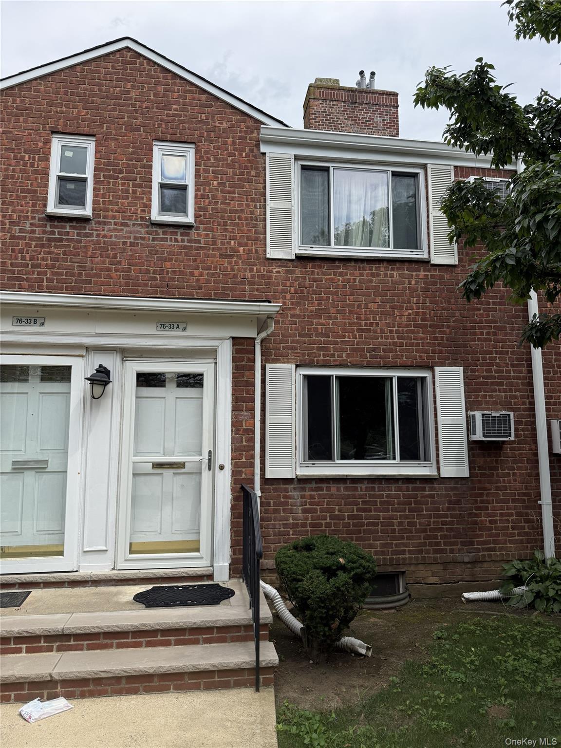 76-33 Commonwealth Boulevard a — photo