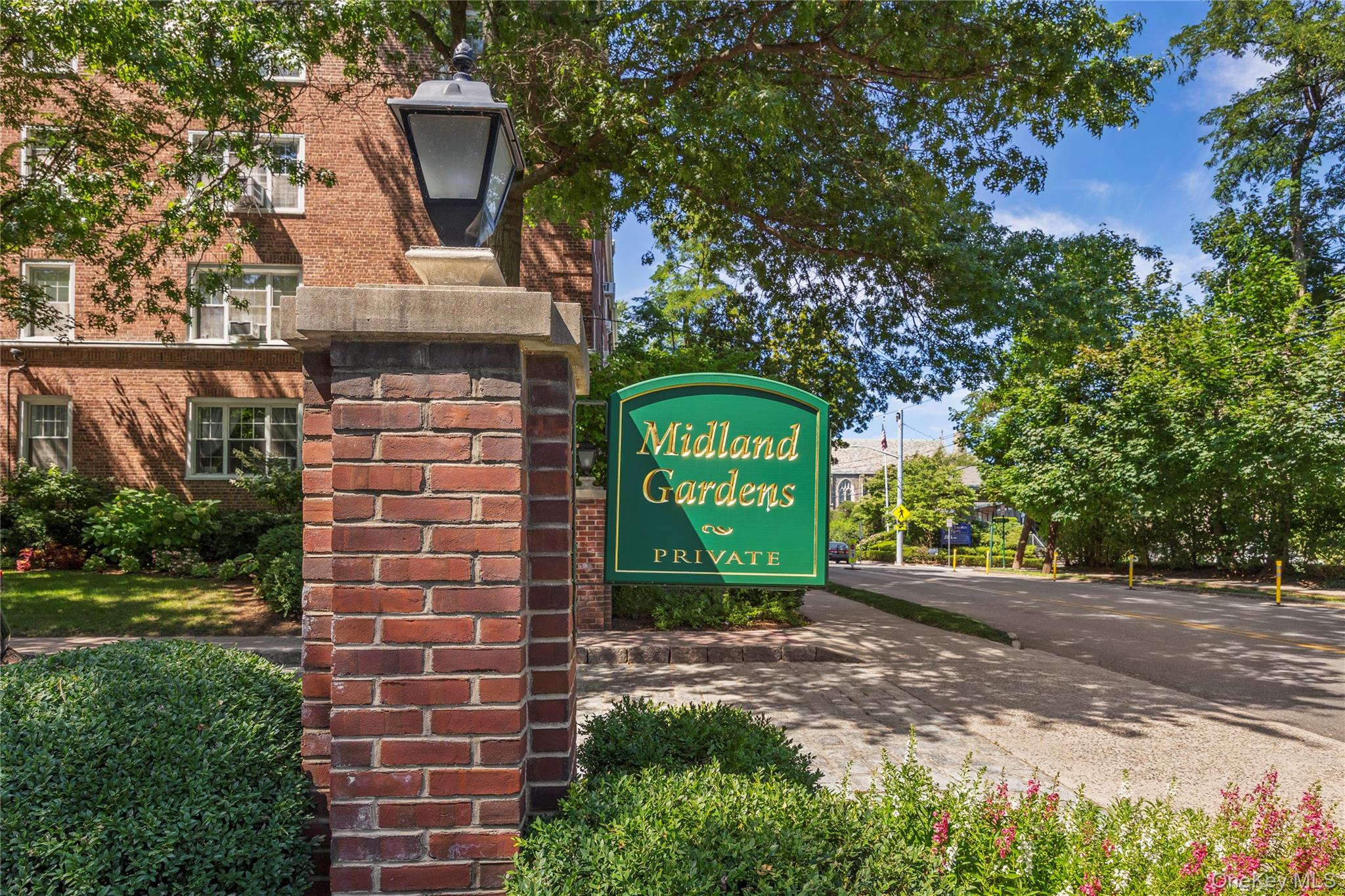8 Midland Gardens 3I — photo