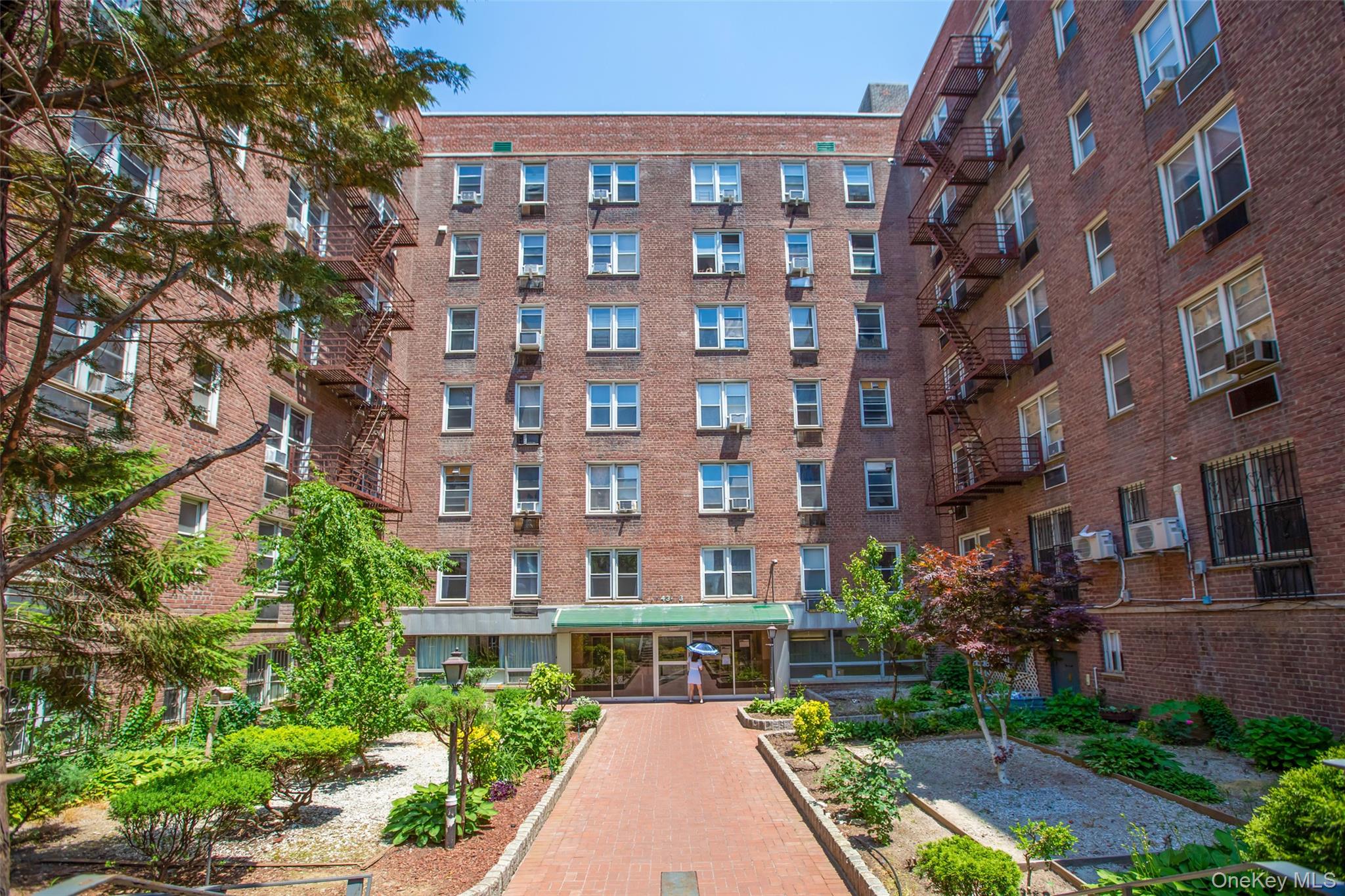 43-43 Kissena Blvd 402 — photo