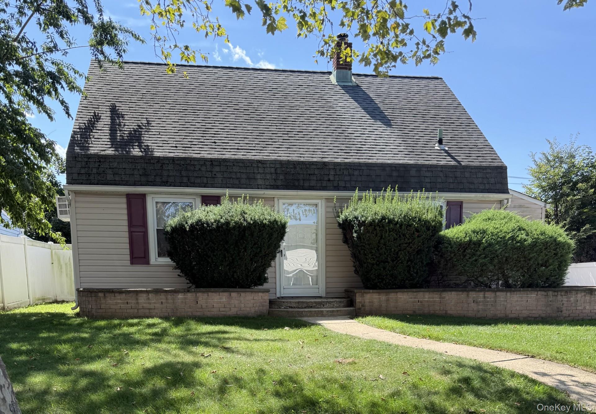 42 Hilltop Road — photo