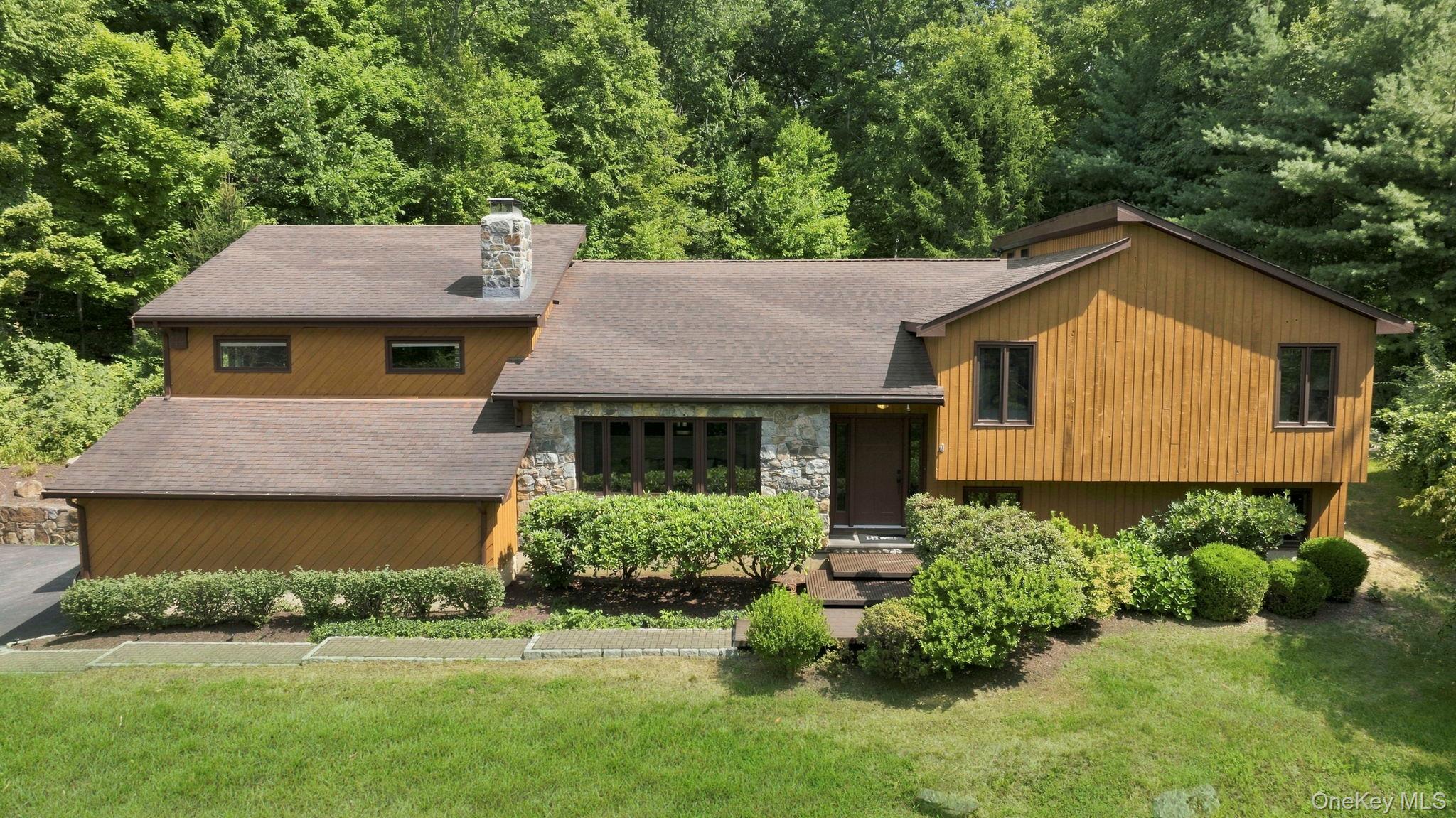 66 Maple Wood Drive — photo